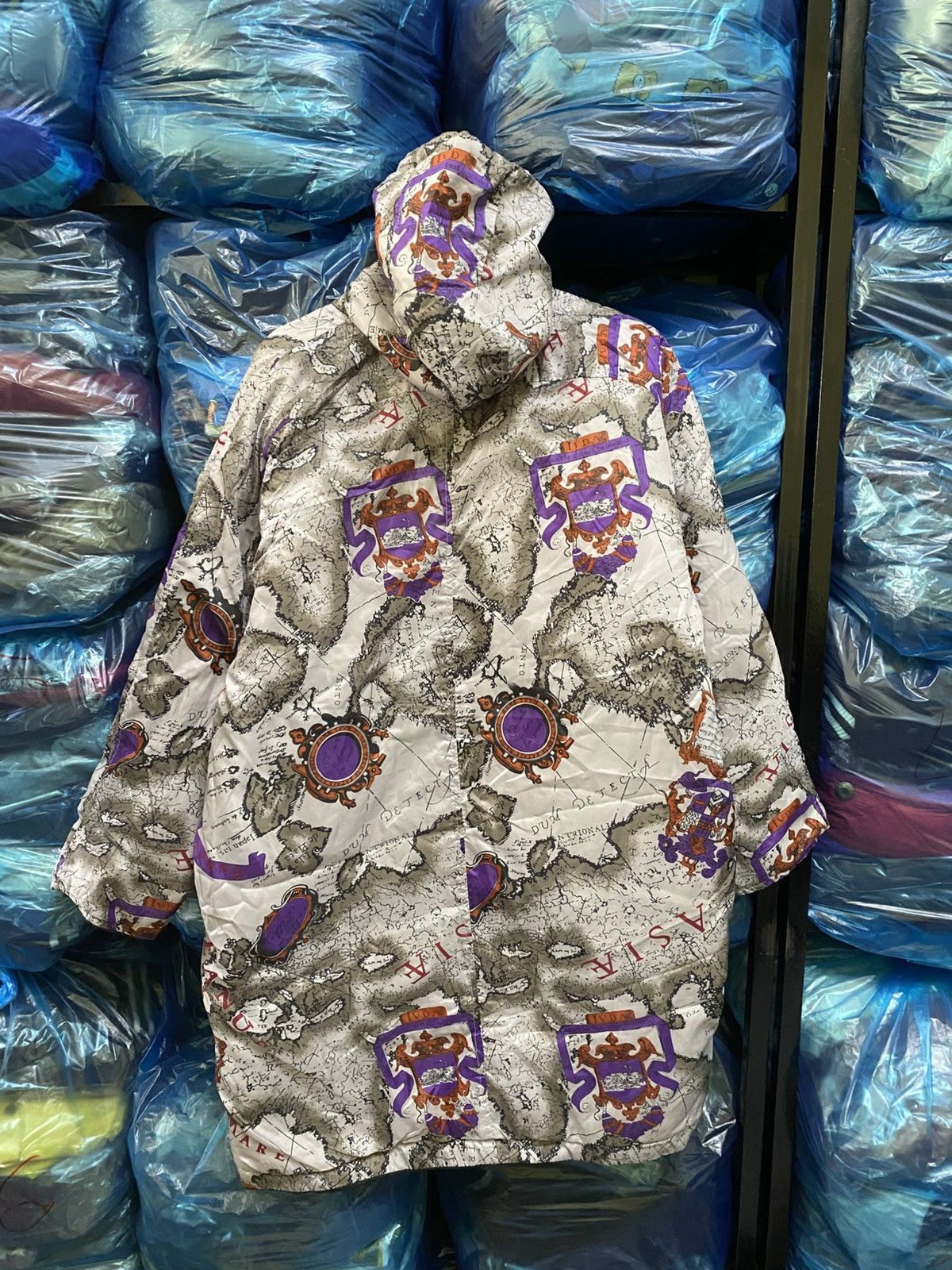 Vintage Vintage Map Print Oversized Puffer Jacket Style Unisex Coat Size US L / EU 52-54 / 3 - 8 Thumbnail
