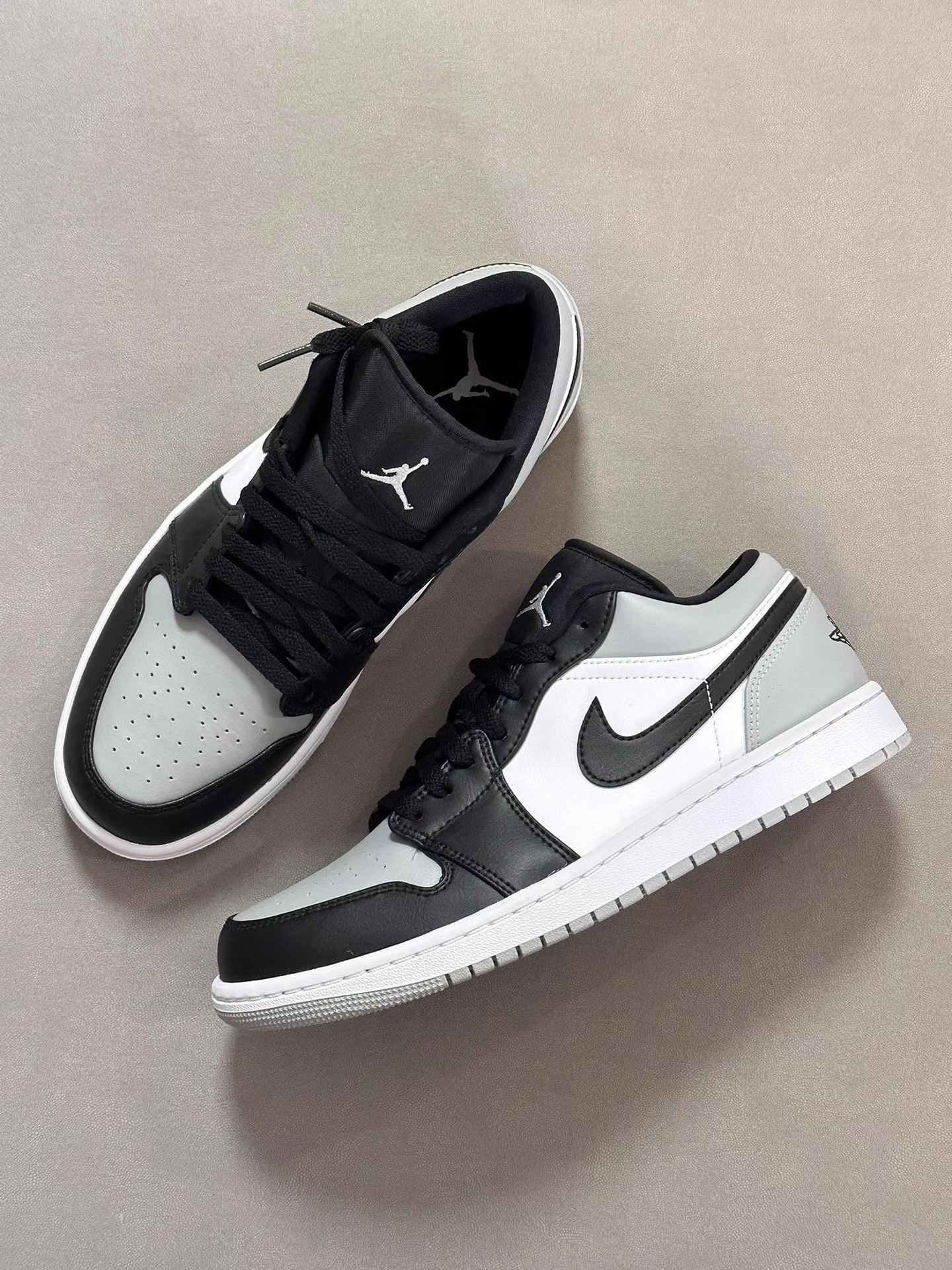 Nike Air Jordan 1 Low Smoke Grey Ｑ20 Size US 8.5 / EU 41-42 - 1 Thumbnail