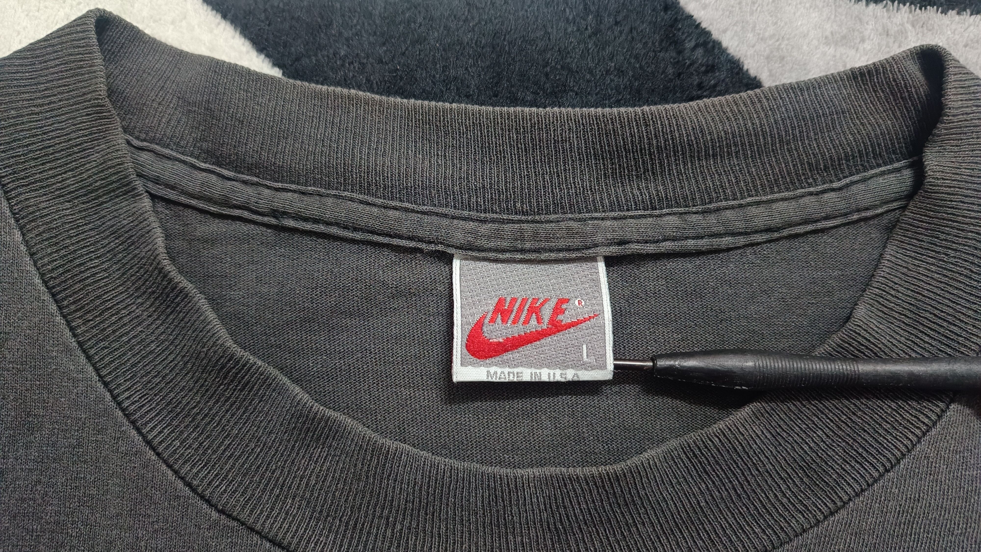 Nike 🔥🔥Rare Vintage 90s Nike Micheal Jordan Sun faded Tee Size US L / EU 52-54 / 3 - 4 Thumbnail