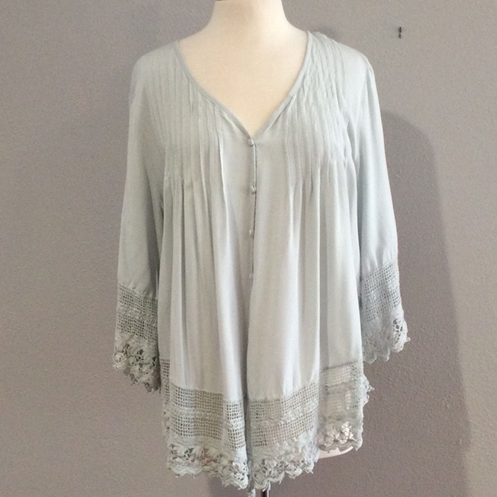 Other Solitaire by Ravi Khosla Pleated Gray Top Size 2X Size XXL / US 16-18 / IT 52-54 - 1 Thumbnail