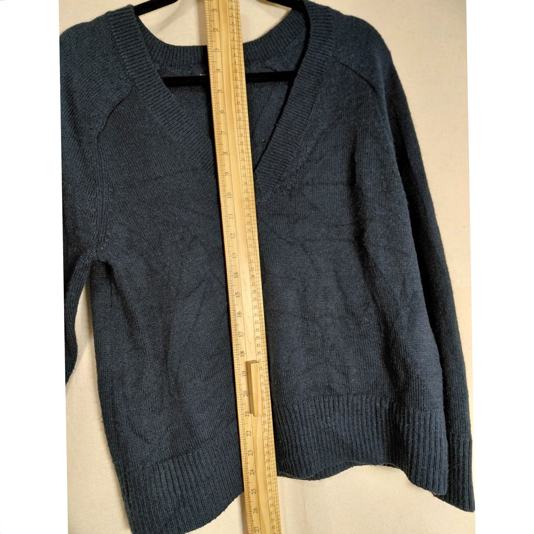 Banana Republic BANANA REPUBLIC Knit Wool Sweater Size M Blue Solid Long Sleeve Size M / US 6-8 / IT 42-44 - 6 Thumbnail