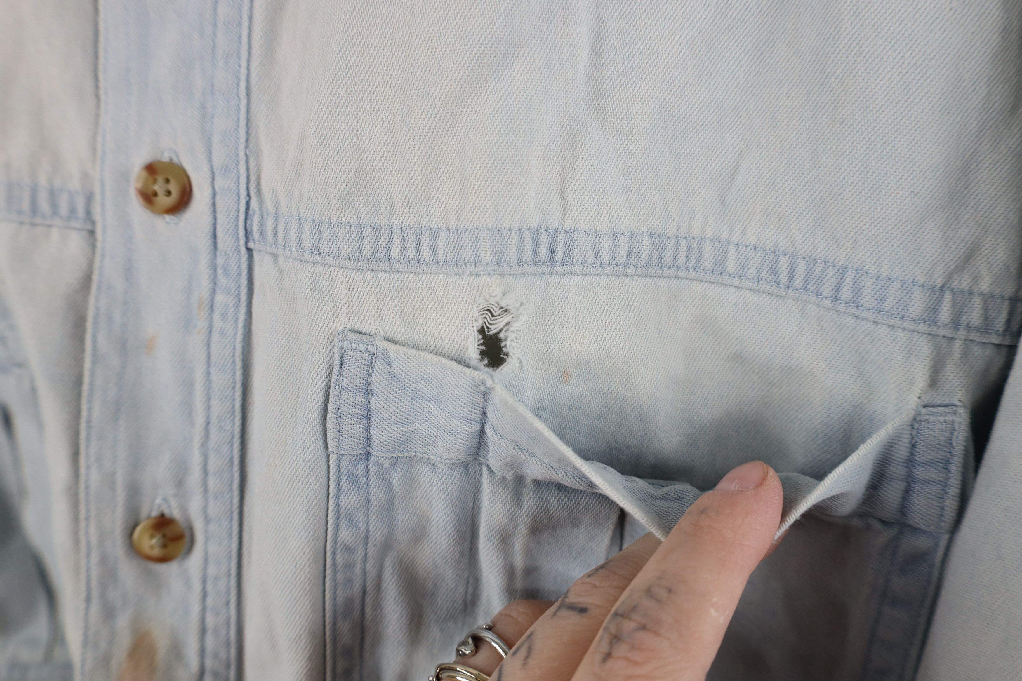 Vintage Vintage 90s Streetwear Double Pocket Denim Jean Button Shirt Size US S / EU 44-46 / 1 - 7 Thumbnail
