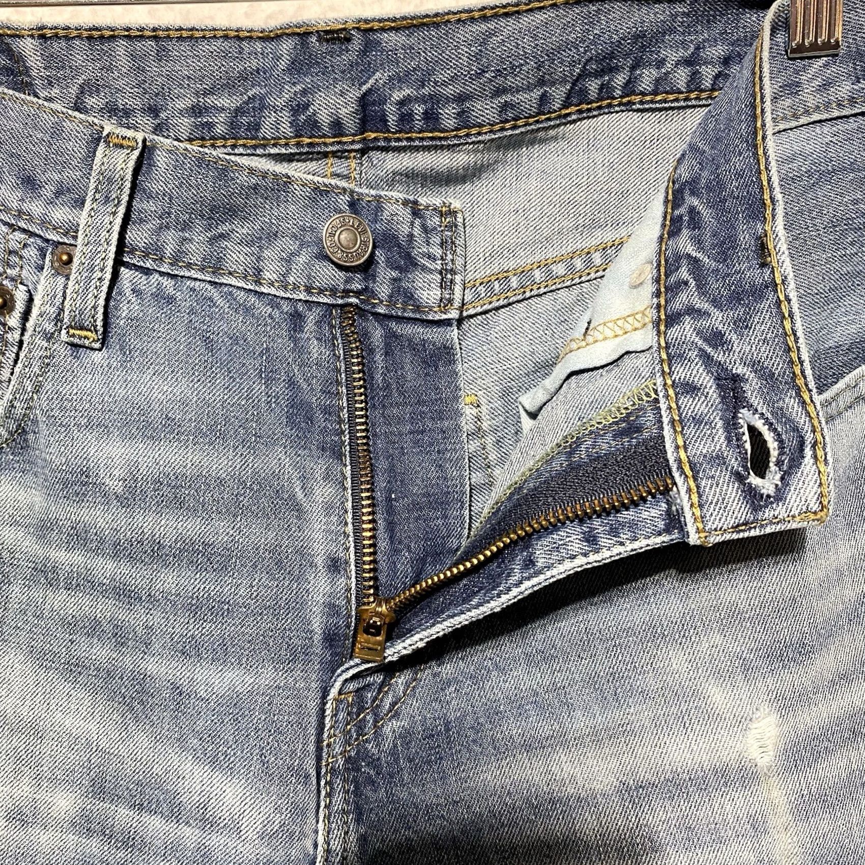 Levi's Levi's 527 Jeans Mens 32x32 Blue Medium Wash Bootcut 5-Pocket Denim Regular Waist 32 Inseam 30 Medium Rise Modern Western Style Size US 32 / EU 48 - 6 Thumbnail