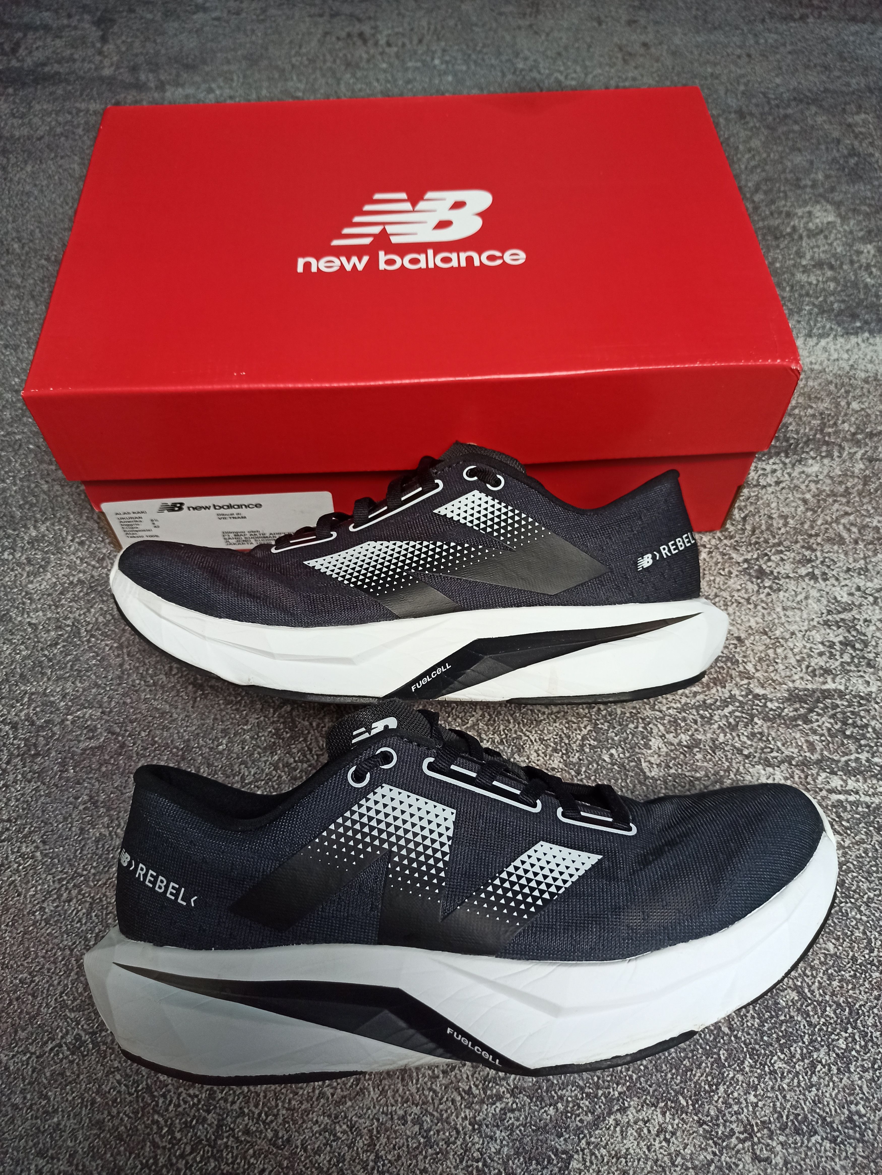 New Balance NEW BALANCE REBEL V4 MEN Size US 8.5 / EU 41-42 - 1 Thumbnail