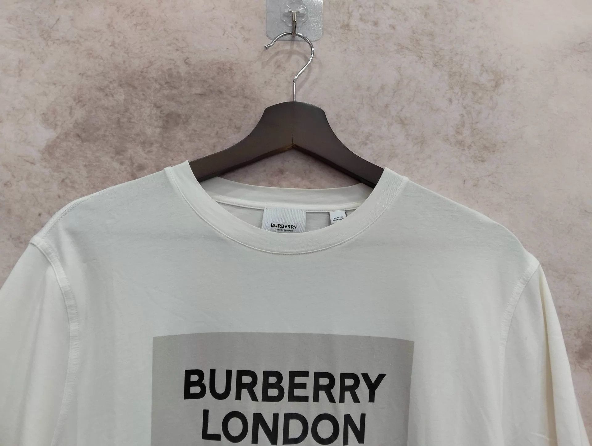 Burberry Burberry White London Slogan Logo S/S Tee M 95 New Size US M / EU 48-50 / 2 - 3 Thumbnail