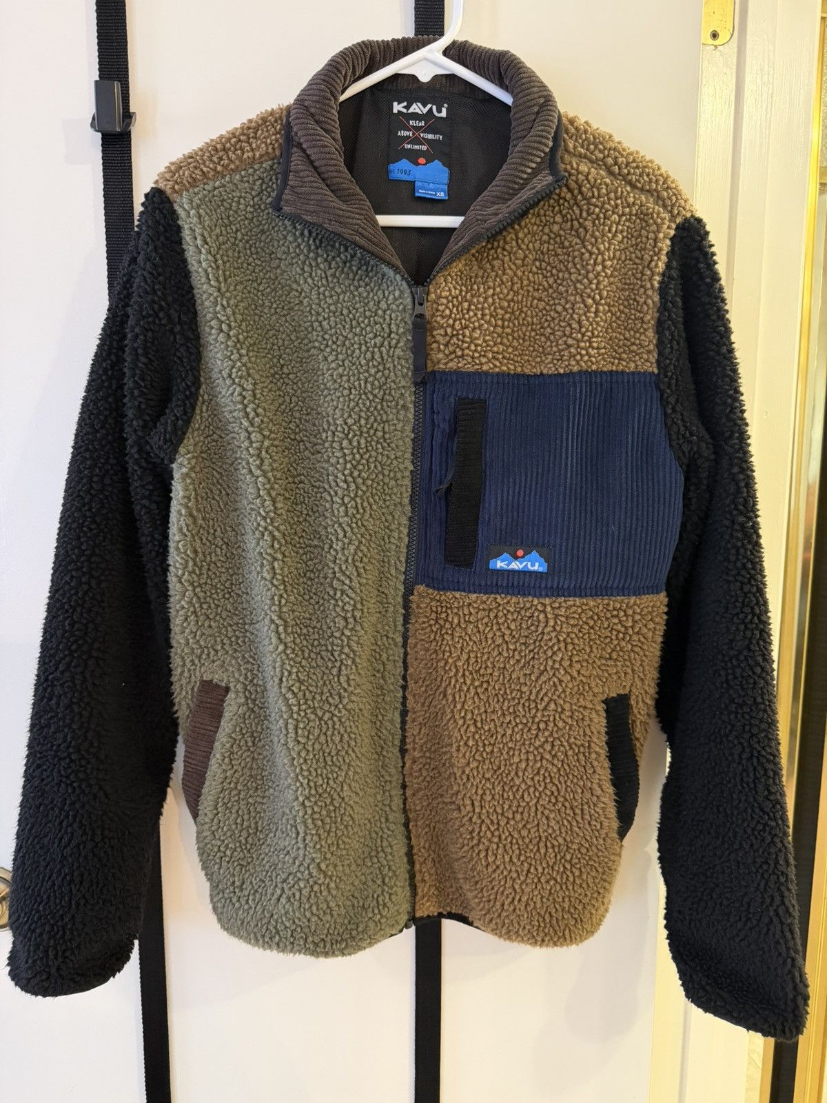 KAVU Kavu Men's Colorblock Sherpa Jacket in Olive, Black & Brown Size US XS / EU 42 / 0 - 1 Thumbnail