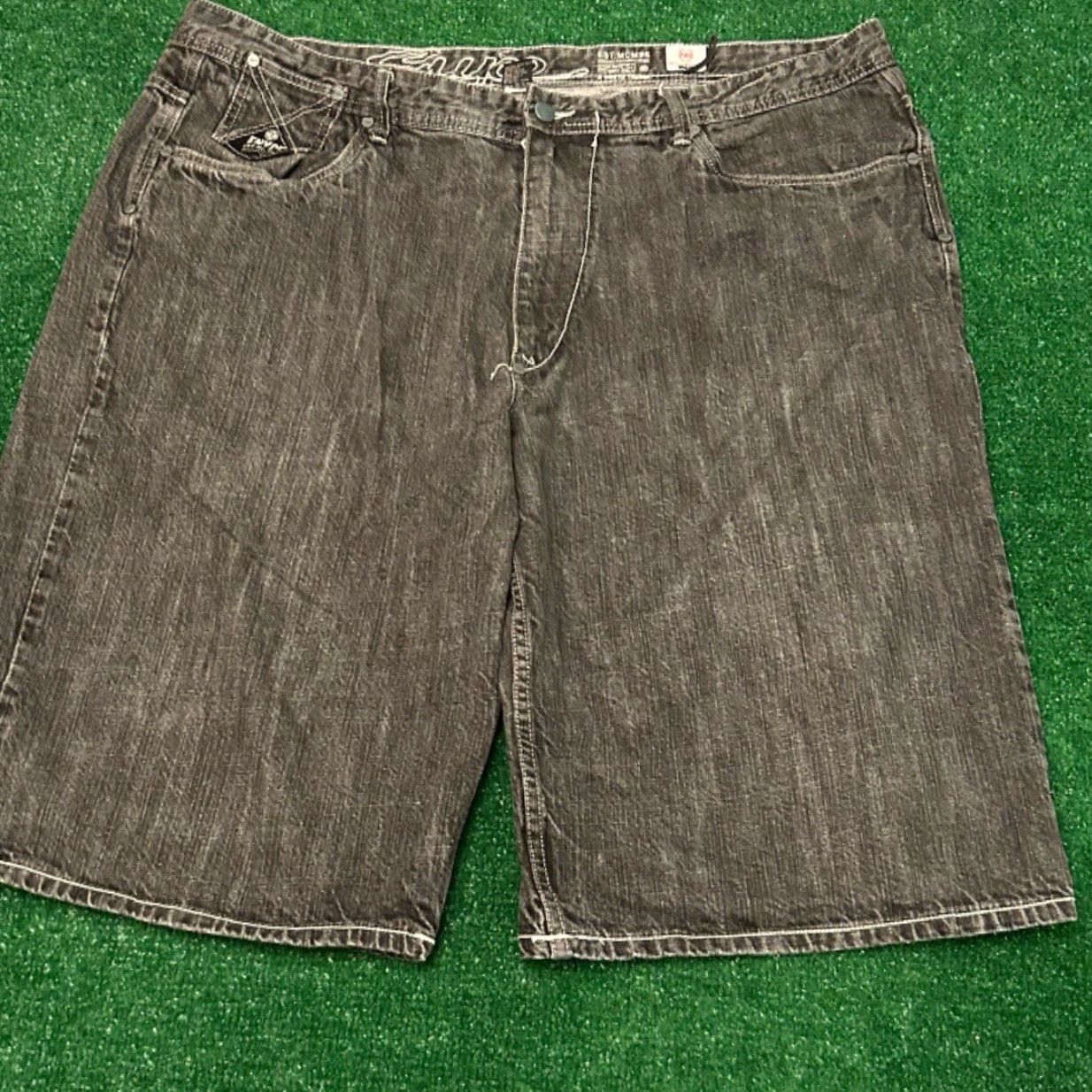 Enyce VINTAGE Enyce Baggy Hip Hop Skater Grunge Jeans Shorts Men Size 44 Jorts Black Logo Pockets JNCO Dark 90s Grunge Hip Hop Punk Y2K Skater Mens Size US 44 / EU 60 - 2 Thumbnail