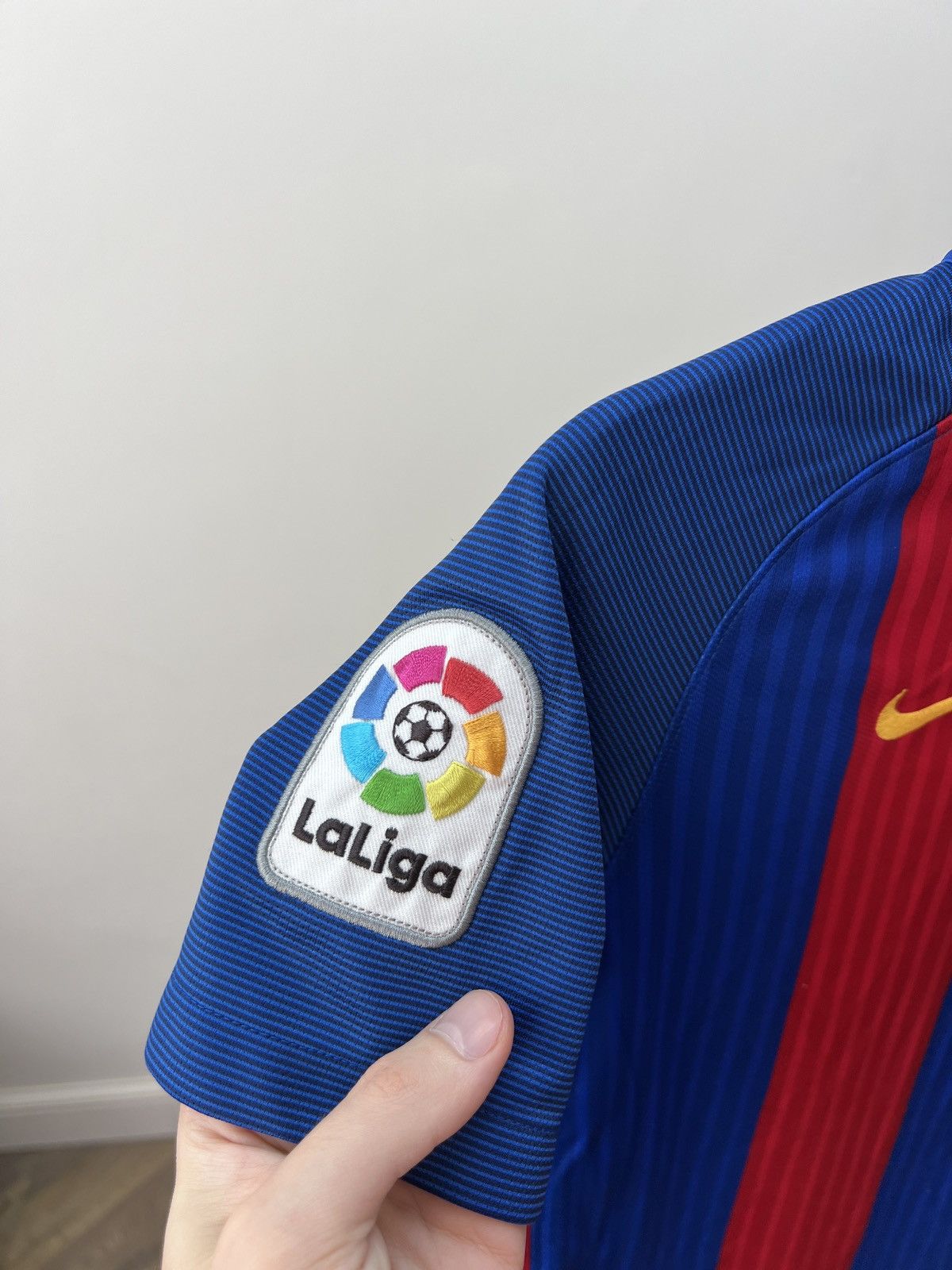 Nike Vintage Barcelona Kids 16/17 Home Jersey Size US XXS / EU 40 - 5 Thumbnail