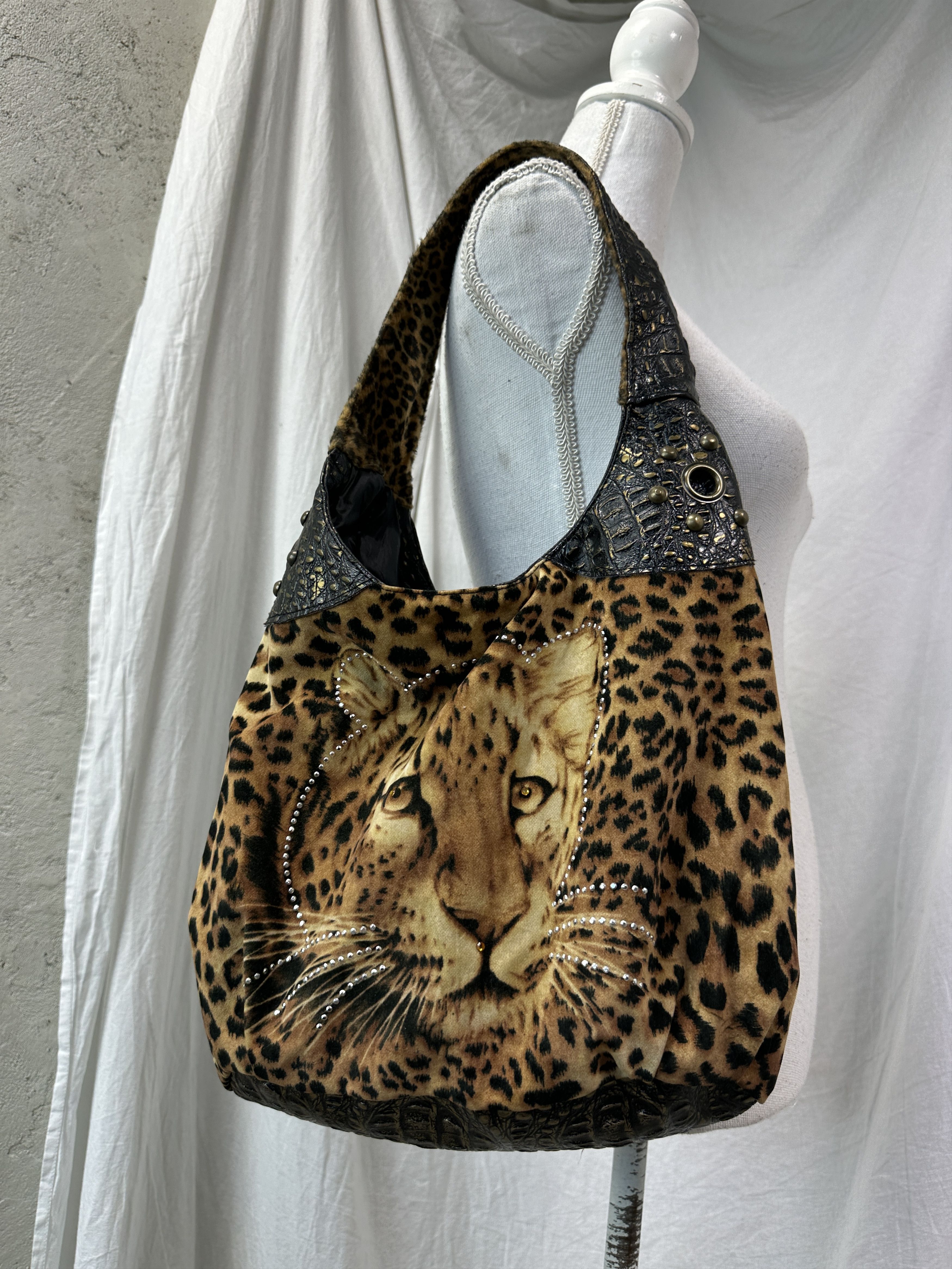 Vintage Vintage Avant Garde Cheetah Hobo Bag 00s Size ONE SIZE - 1 Thumbnail
