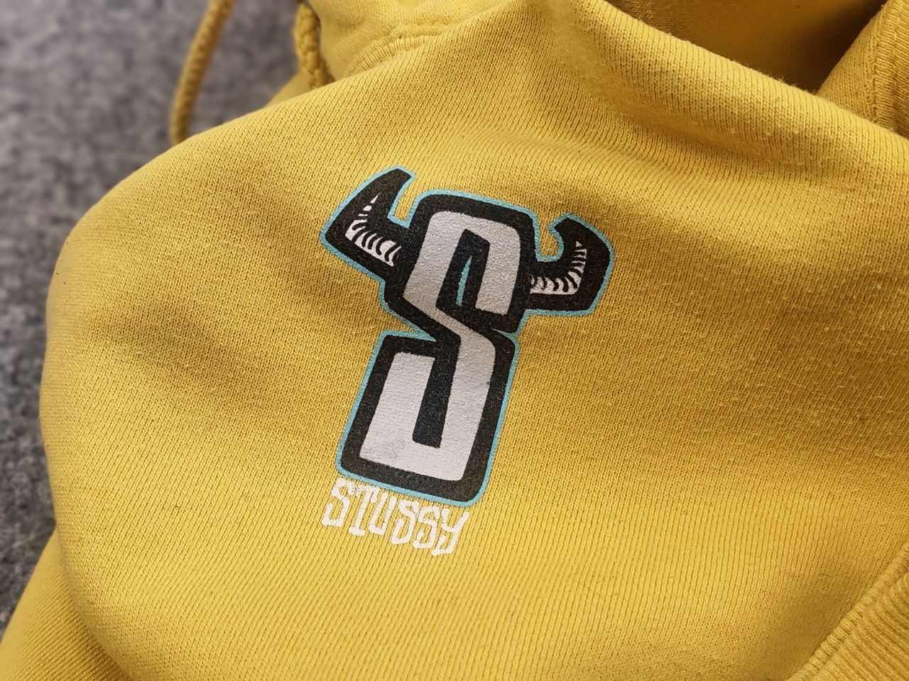 Stussy Vintage Stussy Yellow Hoodie S-Horn Big Logo Size US XS / EU 42 / 0 - 13 Thumbnail