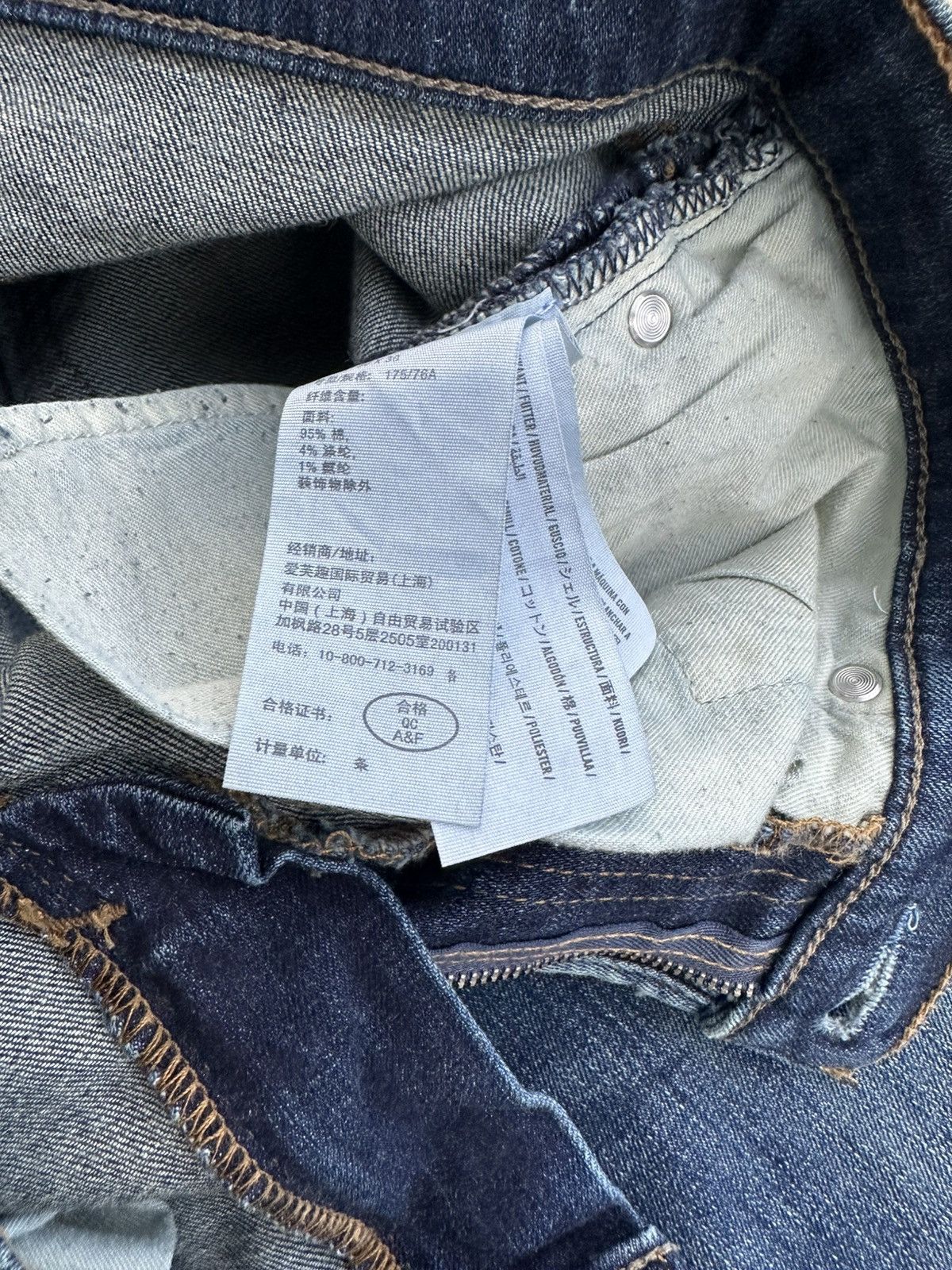 Abercrombie & Fitch Abercrombie & Fitch Japan Indigo Denim Distressed Jeans W32 Size US 32 / EU 48 - 13 Thumbnail