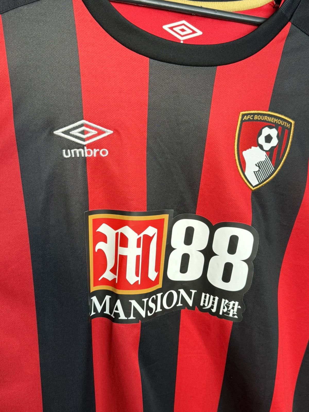 Umbro New XXXL Bournemouth 17/18 Home Football Jersey Size US XXL / EU 58 / 5 - 3 Thumbnail
