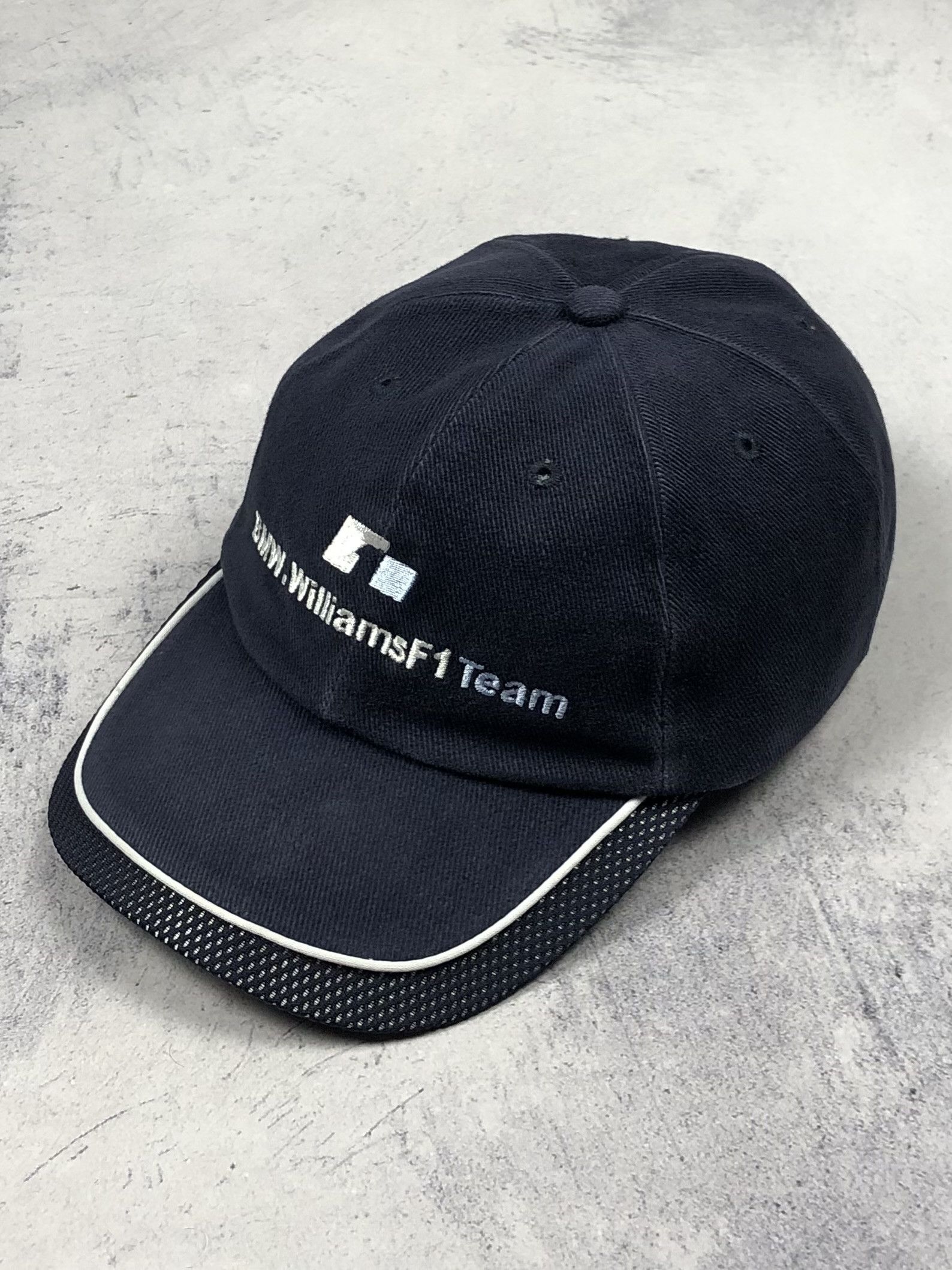 BMW Vintage 2001 BMW Williams Cap F1 Team Size ONE SIZE - 1 Thumbnail