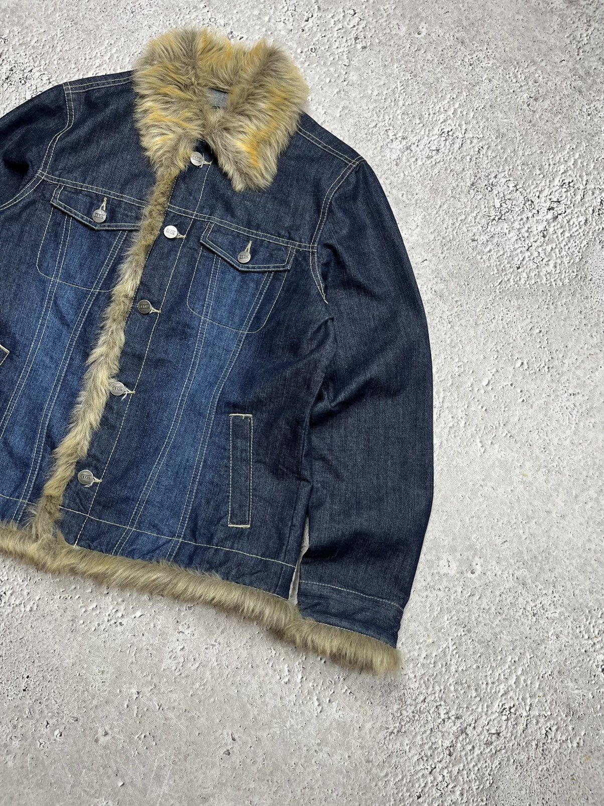 Other Women’s Denim Jacket With Faux Fur Trim Button Up Blue Coat Size S / US 4 / IT 40 - 2 Thumbnail