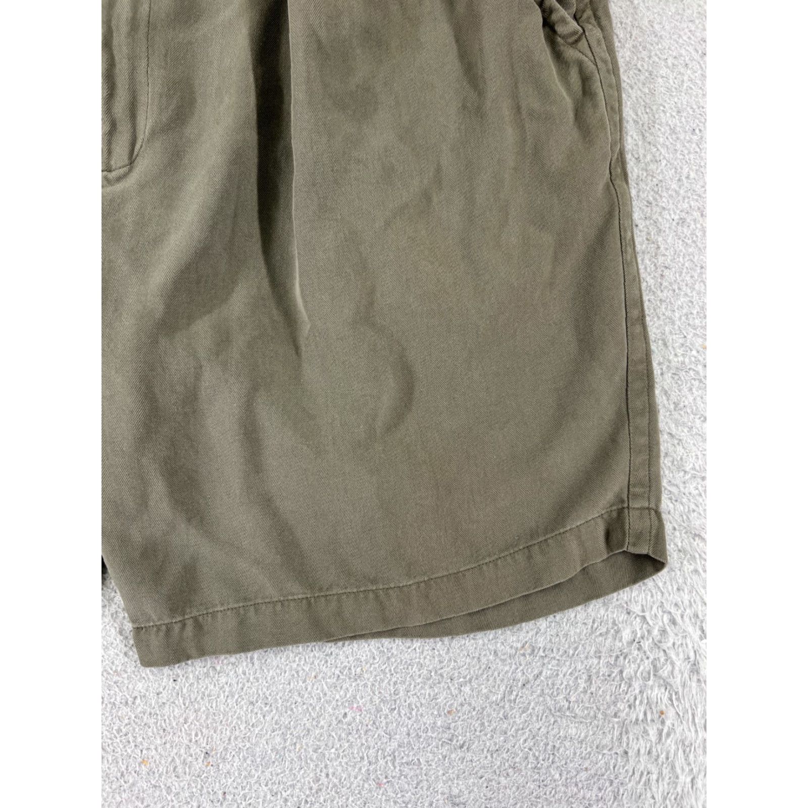 Tommy Bahama Tommy Bahama Shorts Men 36 Green Pleated Herringbone Silk Bermuda Casual Beach Aloha Size US 36 / EU 52 - 2 Thumbnail