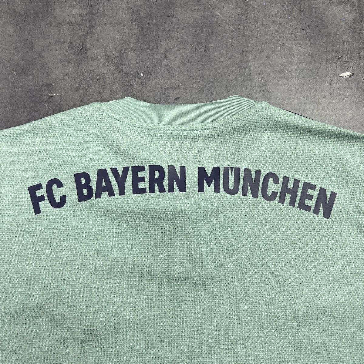Other Rare! Adidas Fc Bayern Munchen Soccer Jersey Shirt Away Size US L / EU 52-54 / 3 - 17 Thumbnail