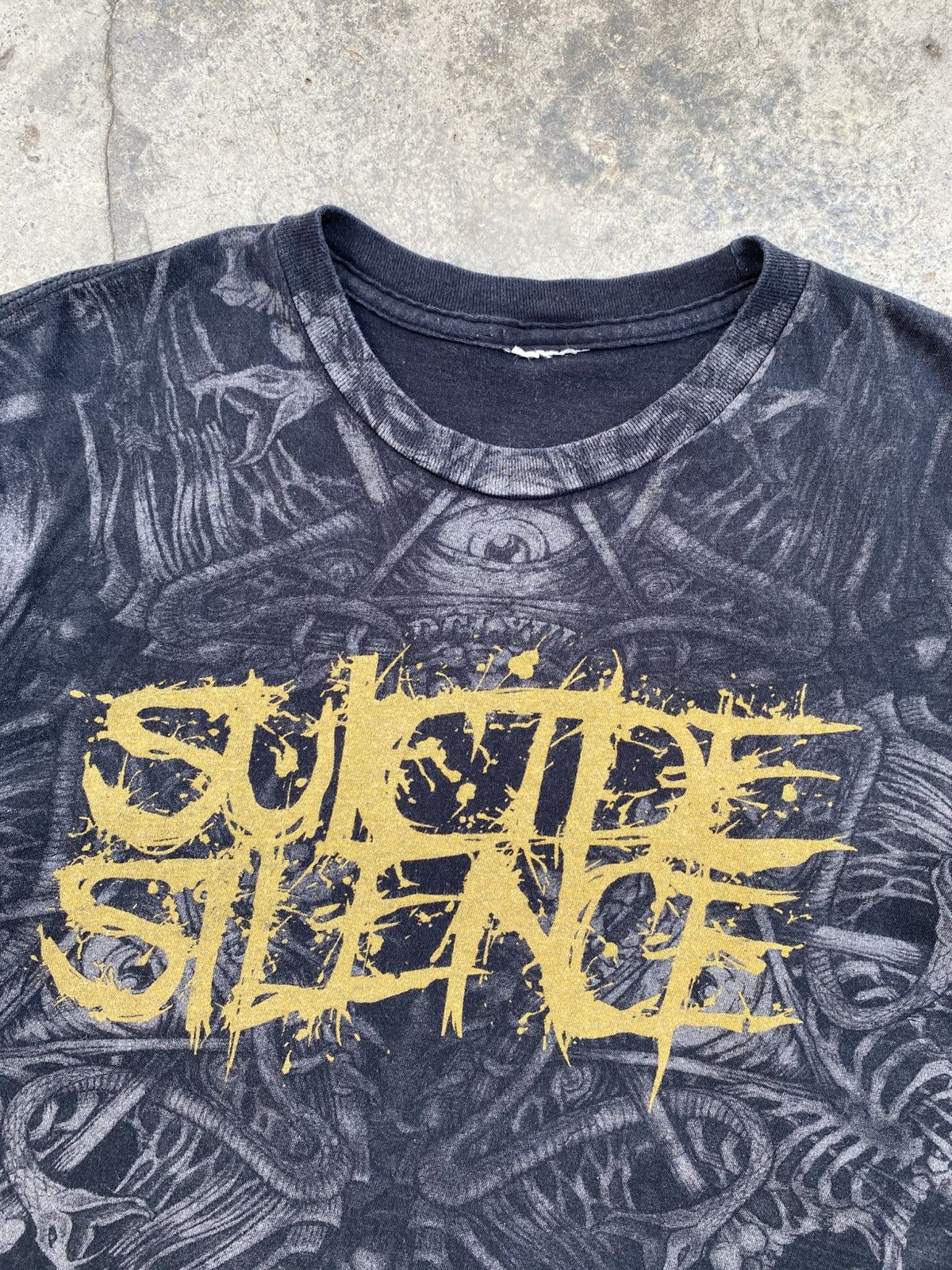 Band Tees Rare🔥 Suicide Silence Deathcore Band Era Mitch Lucker Size US M / EU 48-50 / 2 - 8 Thumbnail