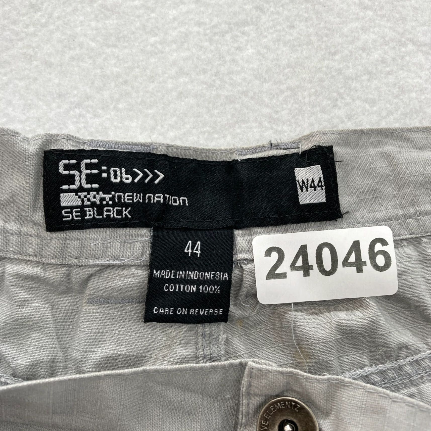 Element Five Elementz Baggy Cargo Shorts Mens 44 Gray Relaxed Fit Belted Y2K Vintage NWT Cargo Shorts Mens 44 Gray Relaxed Fit Belted Y2K Vintage NWT Size US 44 / EU 60 - 6 Thumbnail