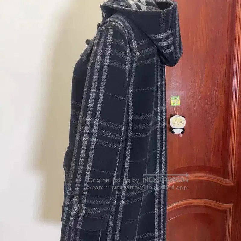 Burberry Burberry Women's Merino Wool Navy Coat. Size M / US 6-8 / IT 42-44 - 2 Thumbnail