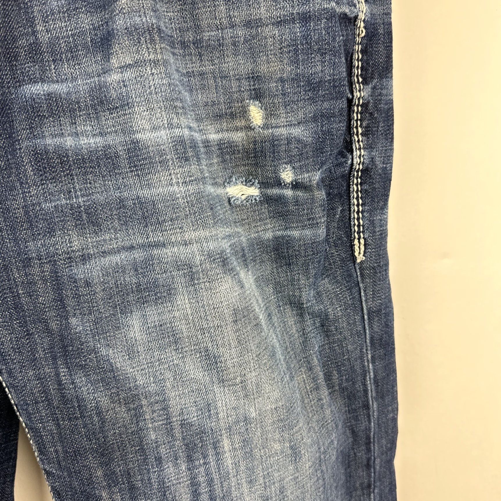 Vintage Rock & Republic Jeans Men's 34x32 Blue Denim Bootcut Medium Wash Distressed Straight 5-Pocket Size US 34 / EU 50 - 5 Thumbnail