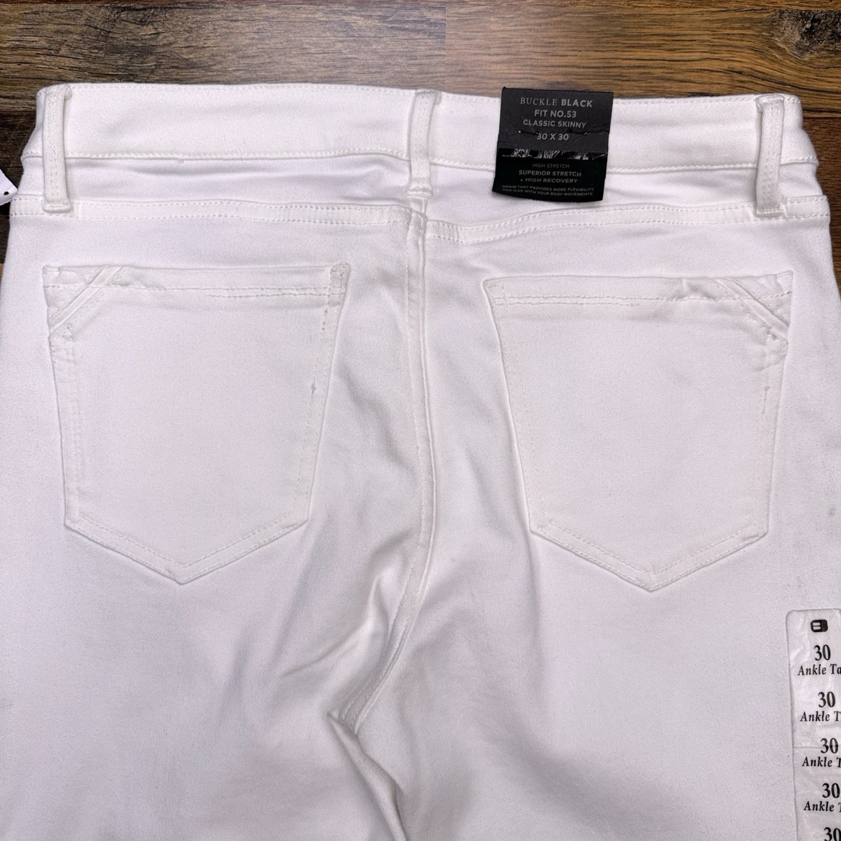 Vintage Buckle White Classic Skinny Jeans Womens 30x30 Stretch Fit Zip Button 5-Pocket Denim Regular 30 Inseam City Logo New with Tags Size 30" / US 8 / IT 44 - 7 Thumbnail