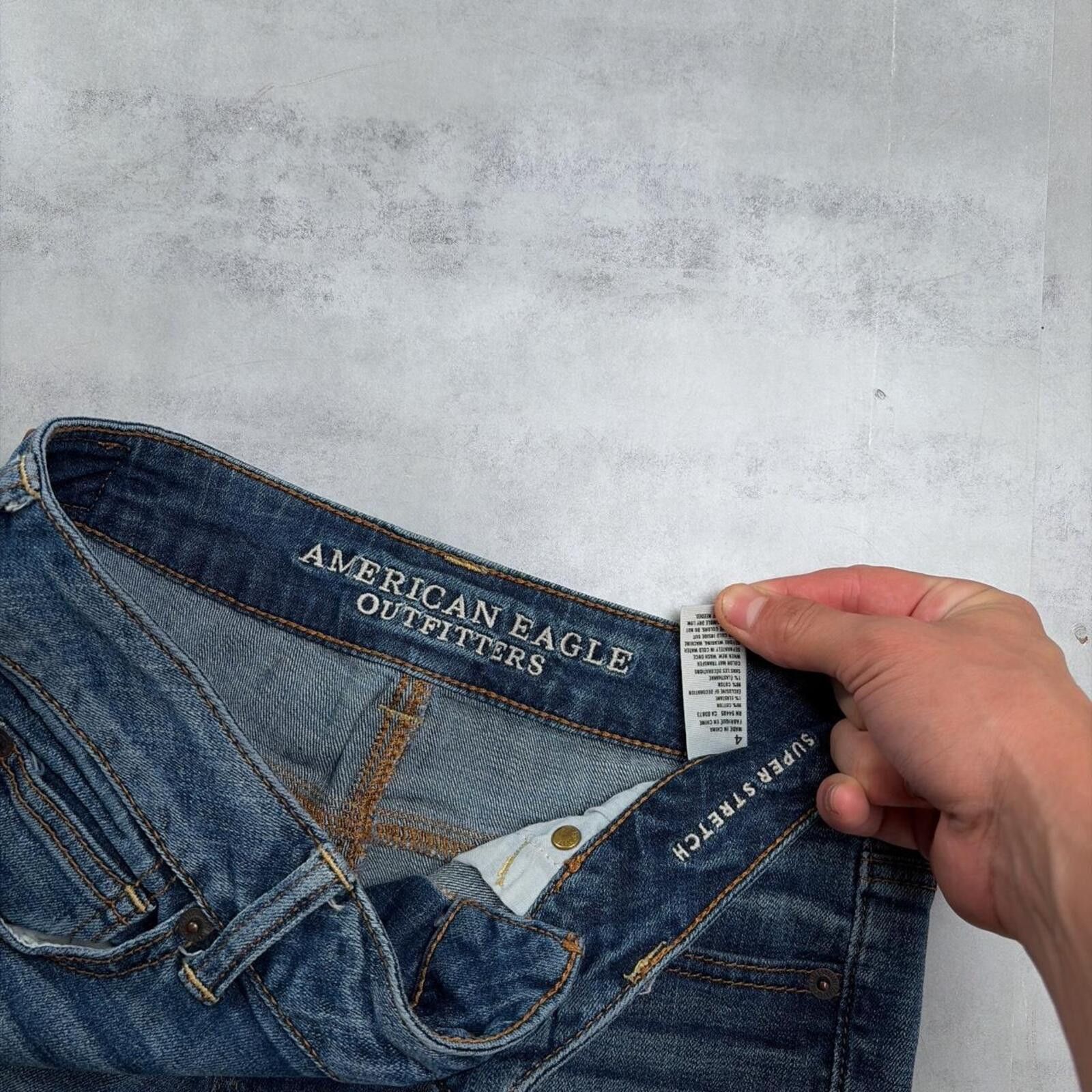American Eagle Outfitters Y2K Blue American Eagle Grunge Skater Mini Denim Shorts Size 27" / US 4 / IT 40 - 5 Thumbnail