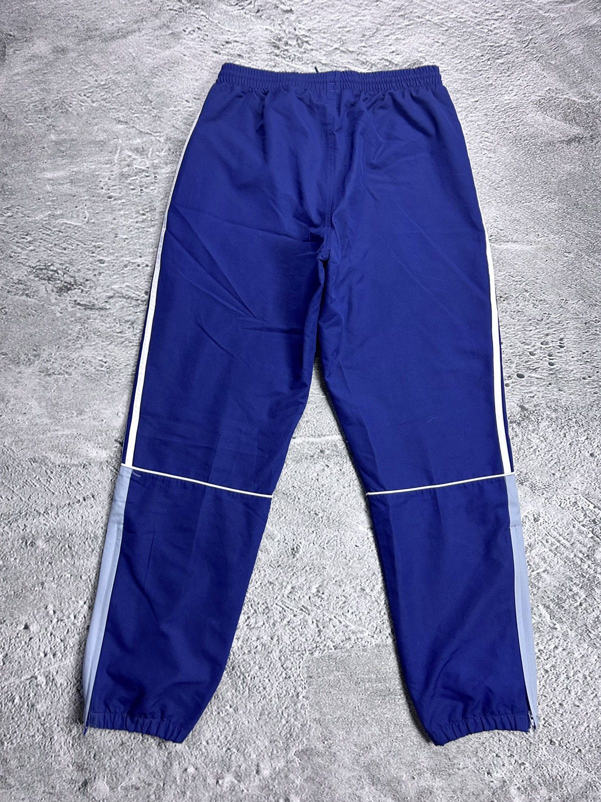 Adidas Adidas vintage navy blue nylon track pants drill Y2K Size US 32 / EU 48 - 6 Thumbnail