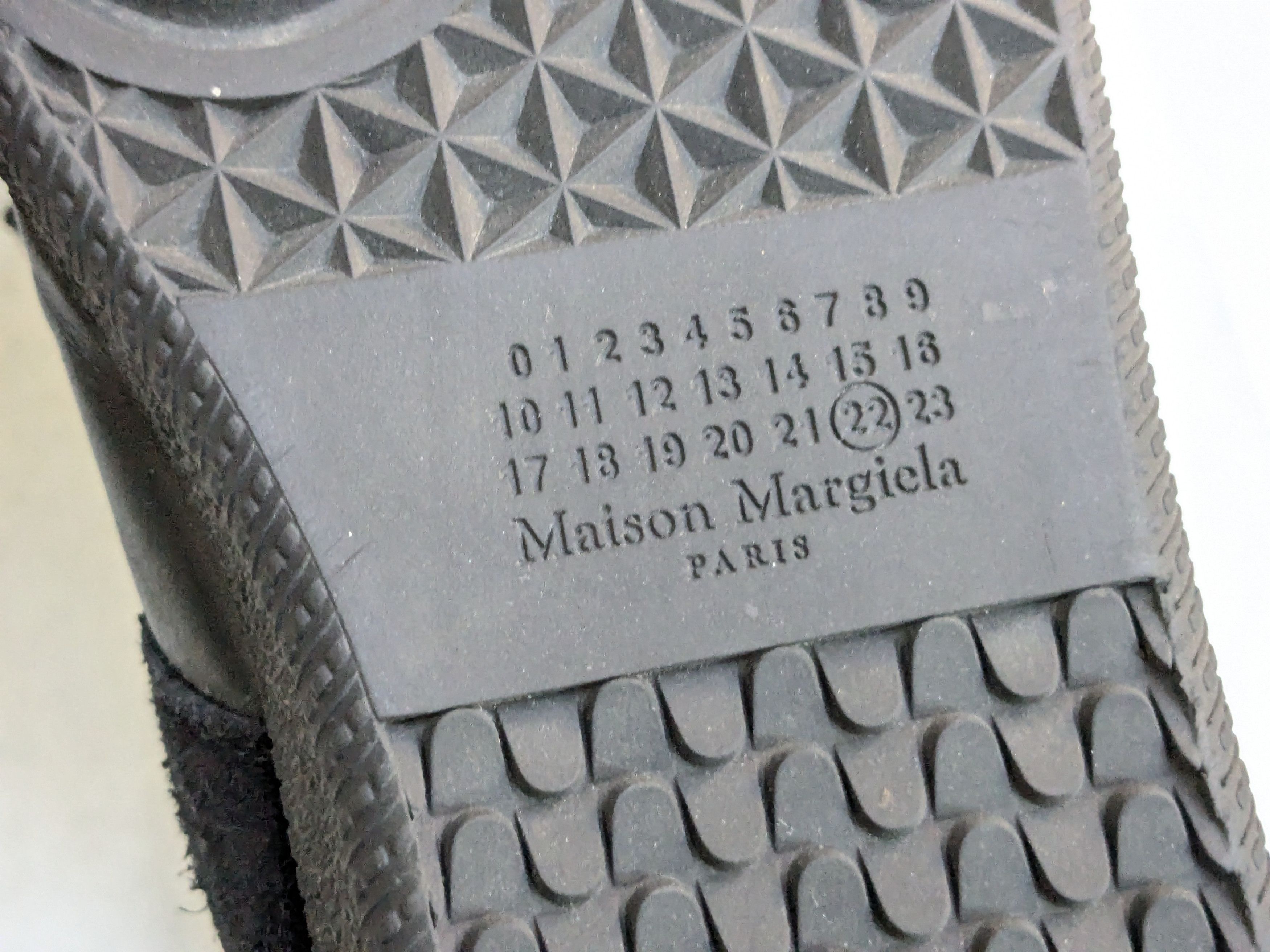 Maison Margiela Maison Margiela GAT Replica Black 10 43 Low Tops Size US 10 / EU 43 - 17 Thumbnail