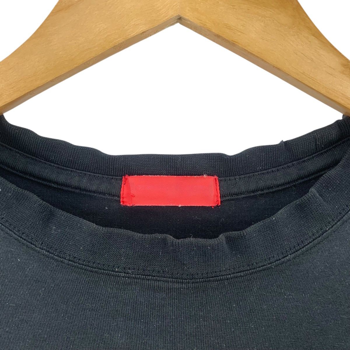 Barbara Kruger Vintage BARBARA KRUGER Your Body Is Battleground Tee Shirt Size US M / EU 48-50 / 2 - 9 Thumbnail