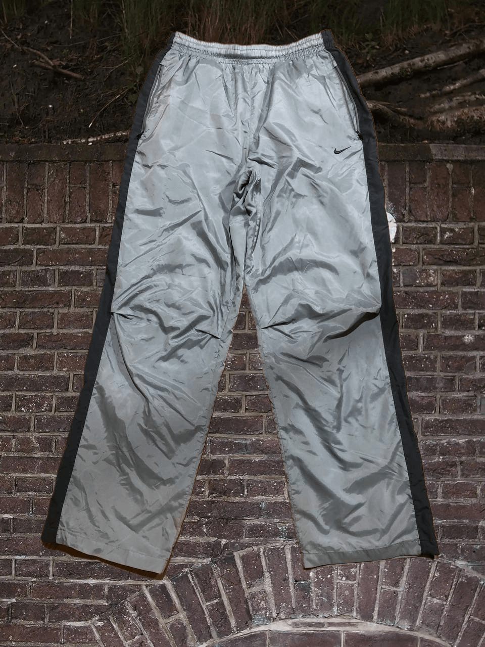 Nike Vintage 90s Nike Nylon Wide Leg Windbreaker Pants Gray Size US 32 / EU 48 - 1 Thumbnail