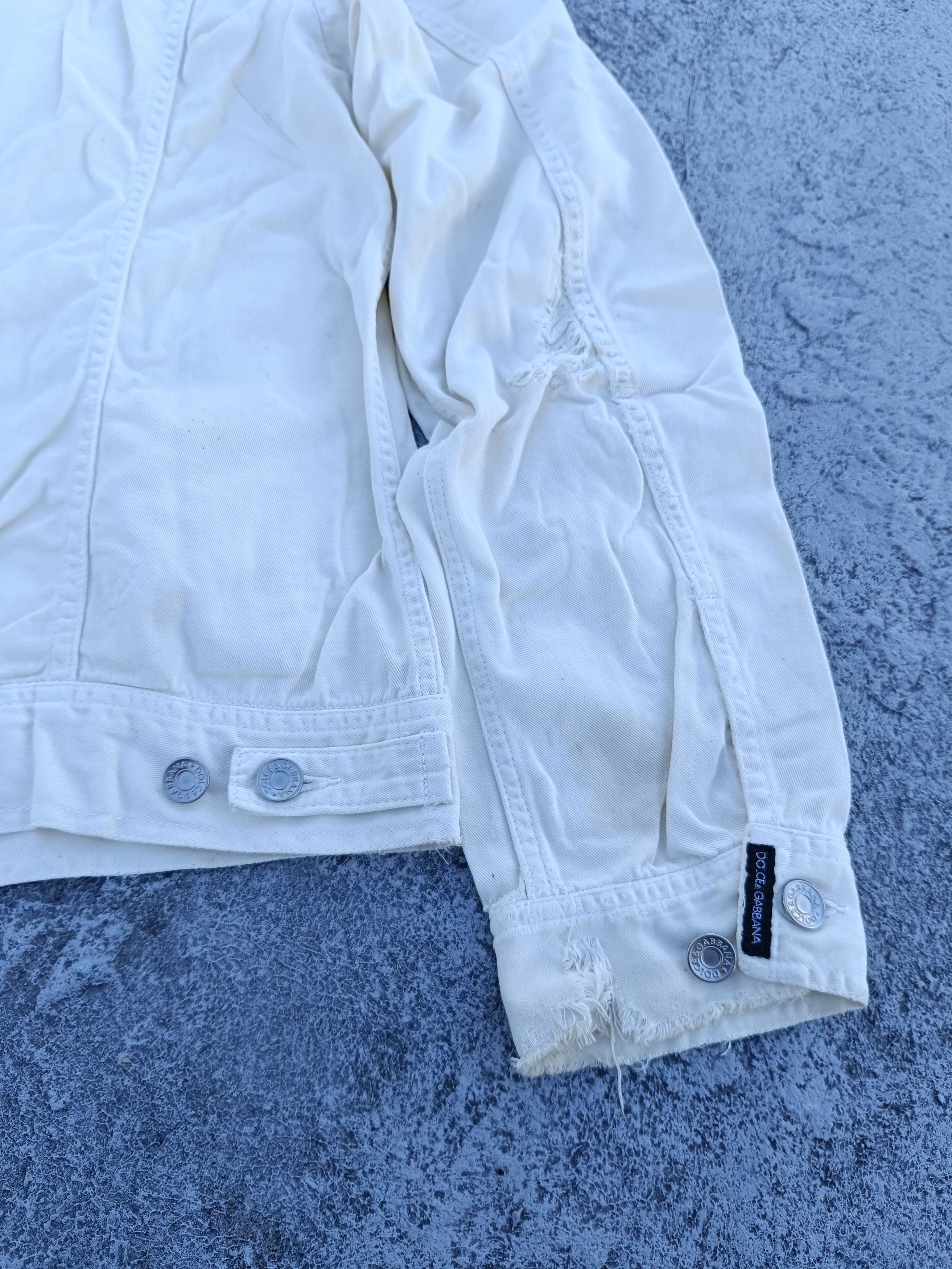 Dolce & Gabbana DOLCE & GABBANA distressed denim jacket Size US M / EU 48-50 / 2 - 11 Thumbnail
