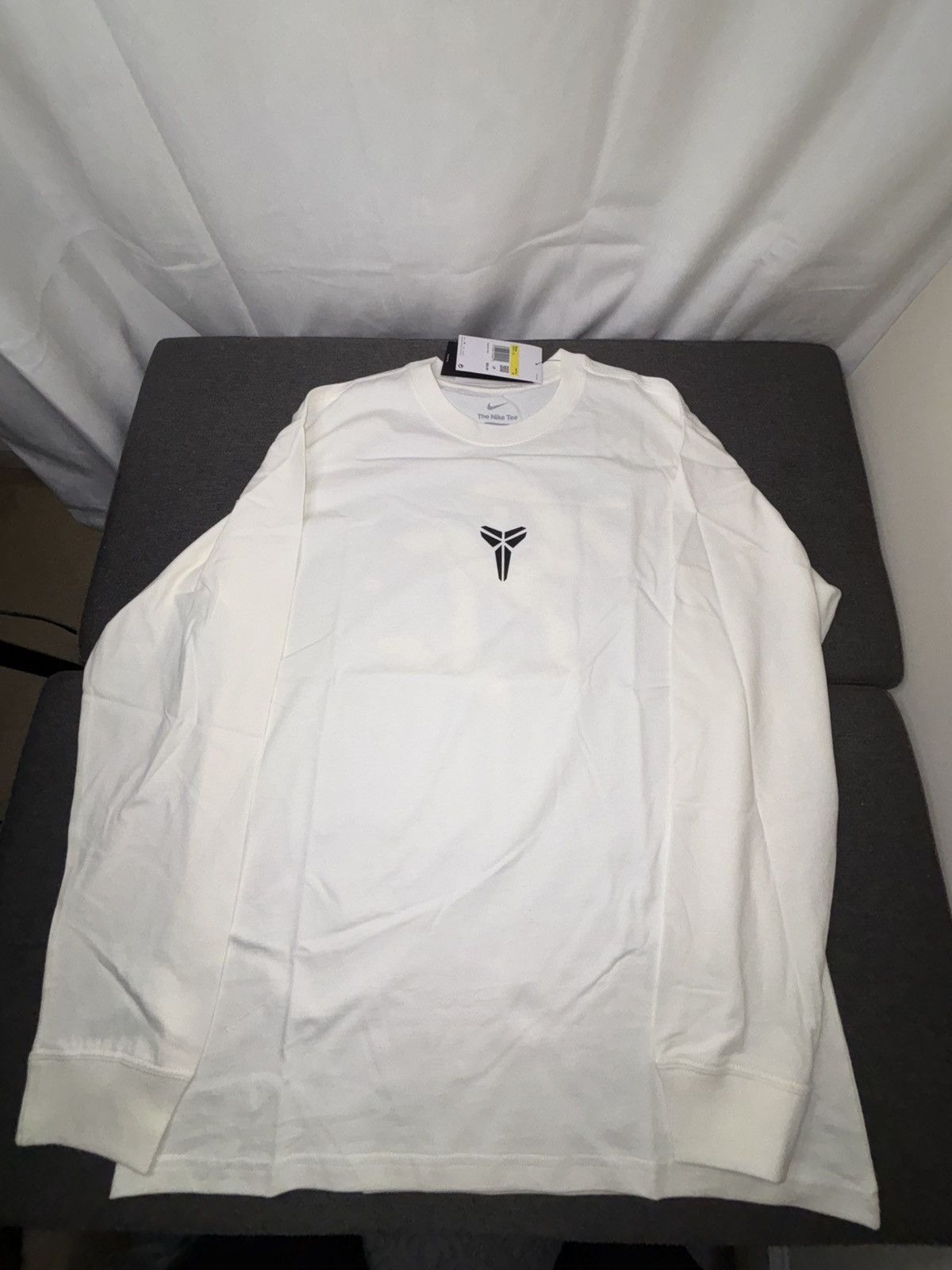 Nike Nike Max90 Kobe Year of the Mamba Long-Sleeve Tee IB0241-133 Size US S / EU 44-46 / 1 - 11 Thumbnail