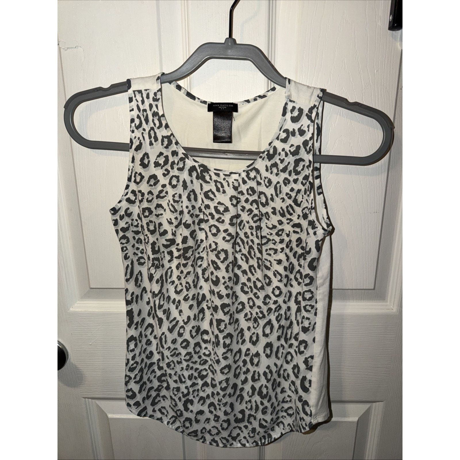Ann Taylor Ann Taylor Petite XXSP Blue Sleeveless Top Animal Print Size XXS / US 00 / IT 34 - 2 Thumbnail