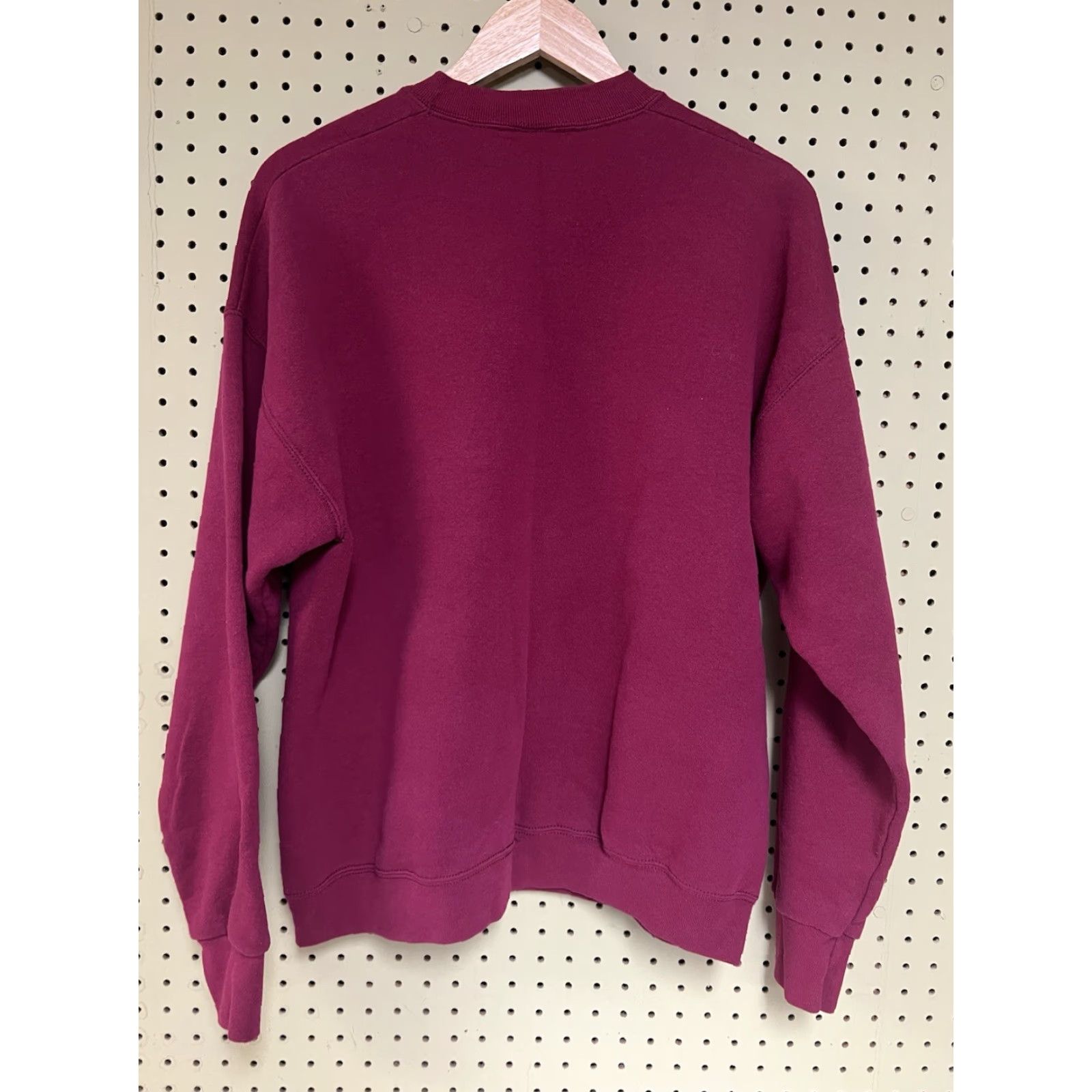 Fruit Of The Loom VINTAGE Fruit of the Loom Red Sweatshirt XL Unisex Adults Crew Neck Boxy Cotton Blend Coyote Chase Running Race Smith Valley NV BETA SIGMA PHI Size US XL / EU 56 / 4 - 2 Thumbnail