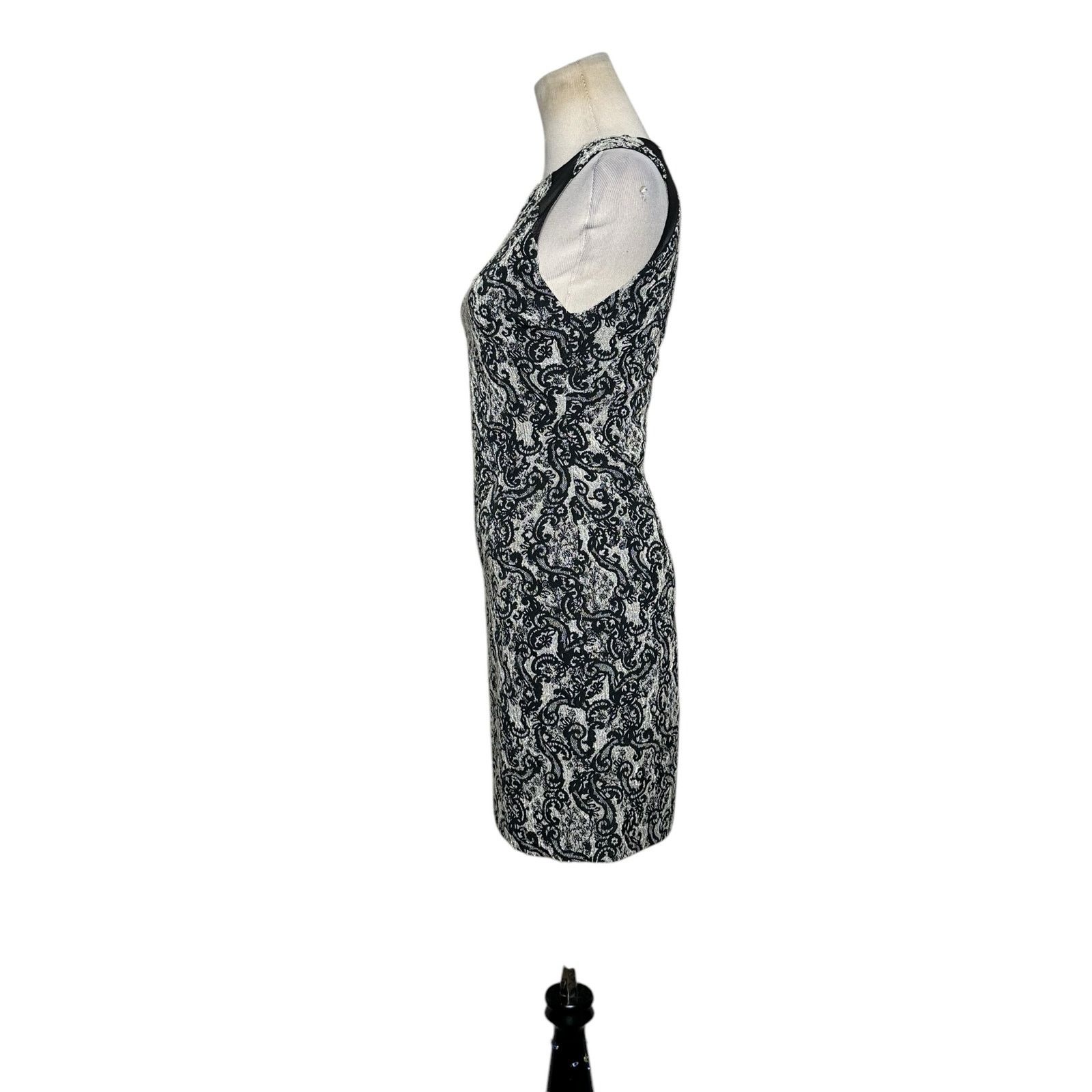 Alice + Olivia Alice + Olivia Thalia Sleeveless Brocade Mini Dress Size 2 Size XS / US 0-2 / IT 36-38 - 8 Thumbnail