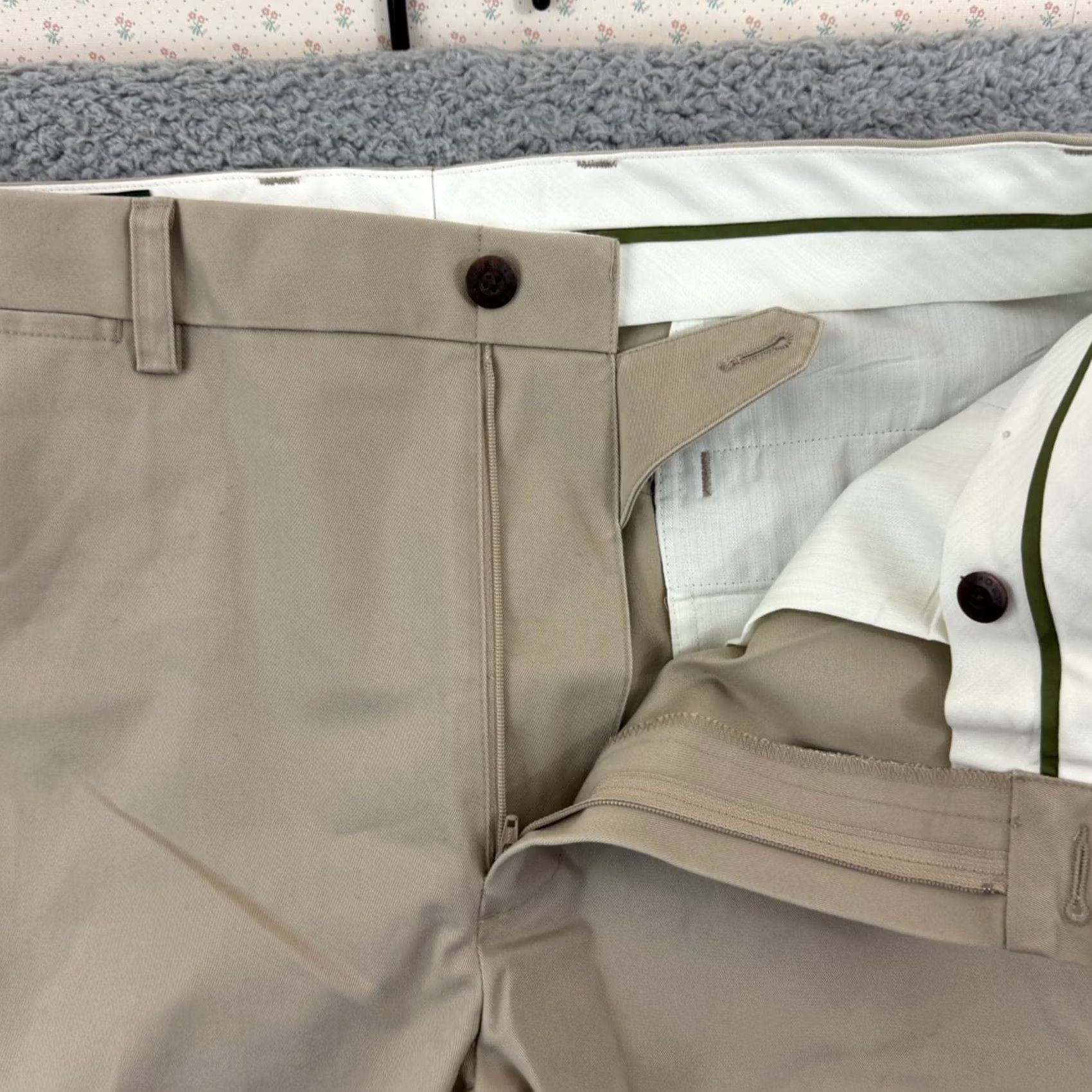 Orvis Orvis Pants Men’s 35 X 34 Beige Khaki Pleated Twill Chino Outdoor Casual Regular Size US 35 - 4 Thumbnail