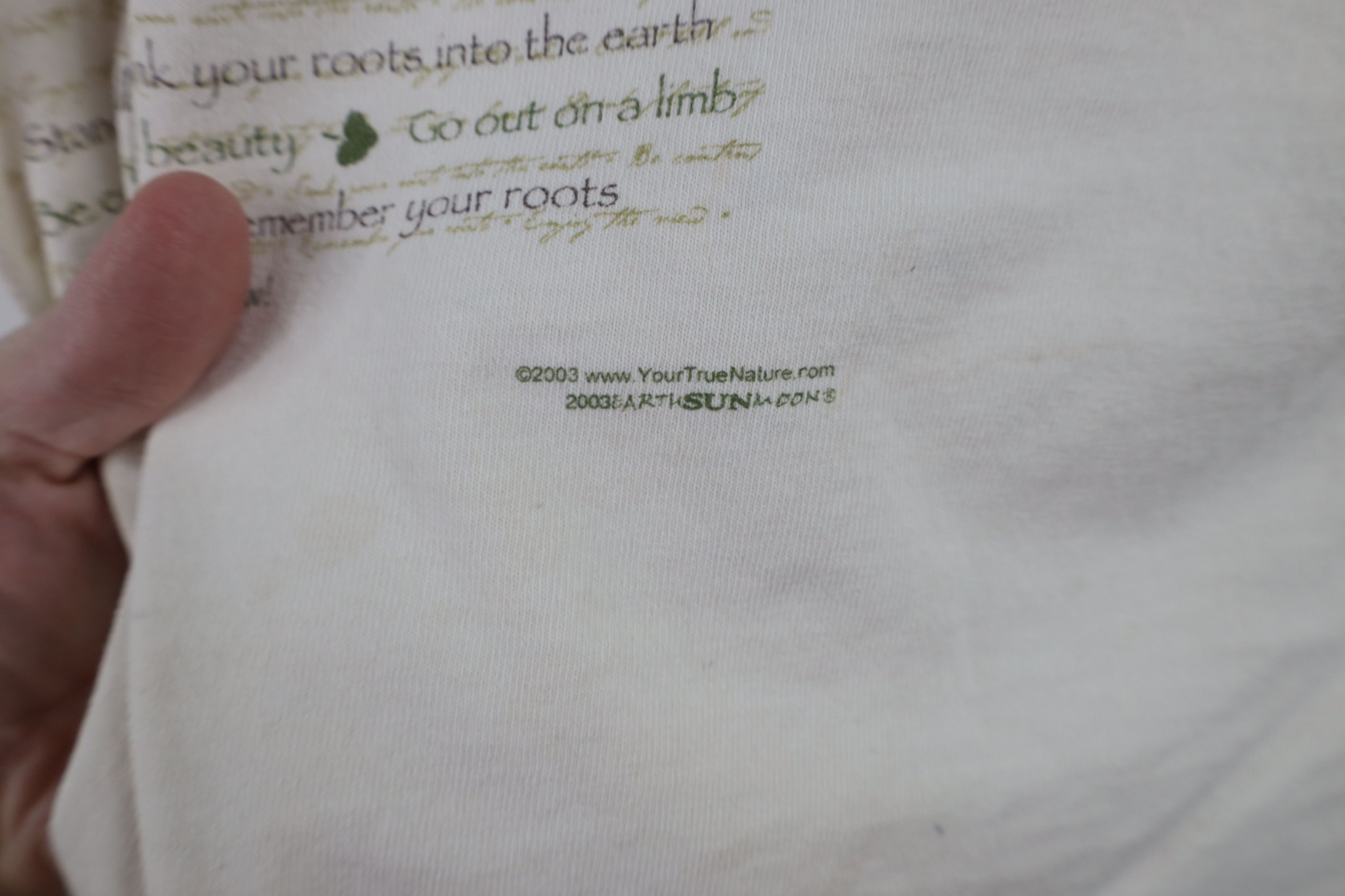 Vintage Vintage Y2K 2003 Streetwear From A Tree Nature T-Shirt Cream Size US L / EU 52-54 / 3 - 8 Thumbnail