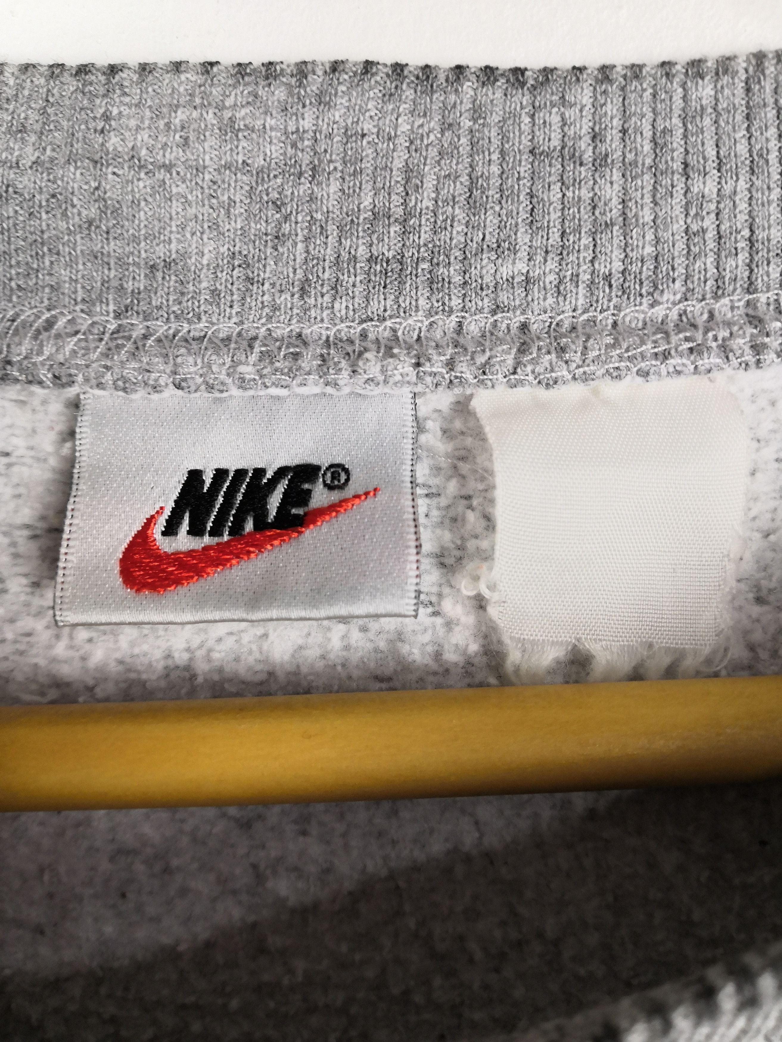 Nike Vintage 90s Nike Sweatshirt Embroidery Crew Neck Size US L / EU 52-54 / 3 - 4 Thumbnail