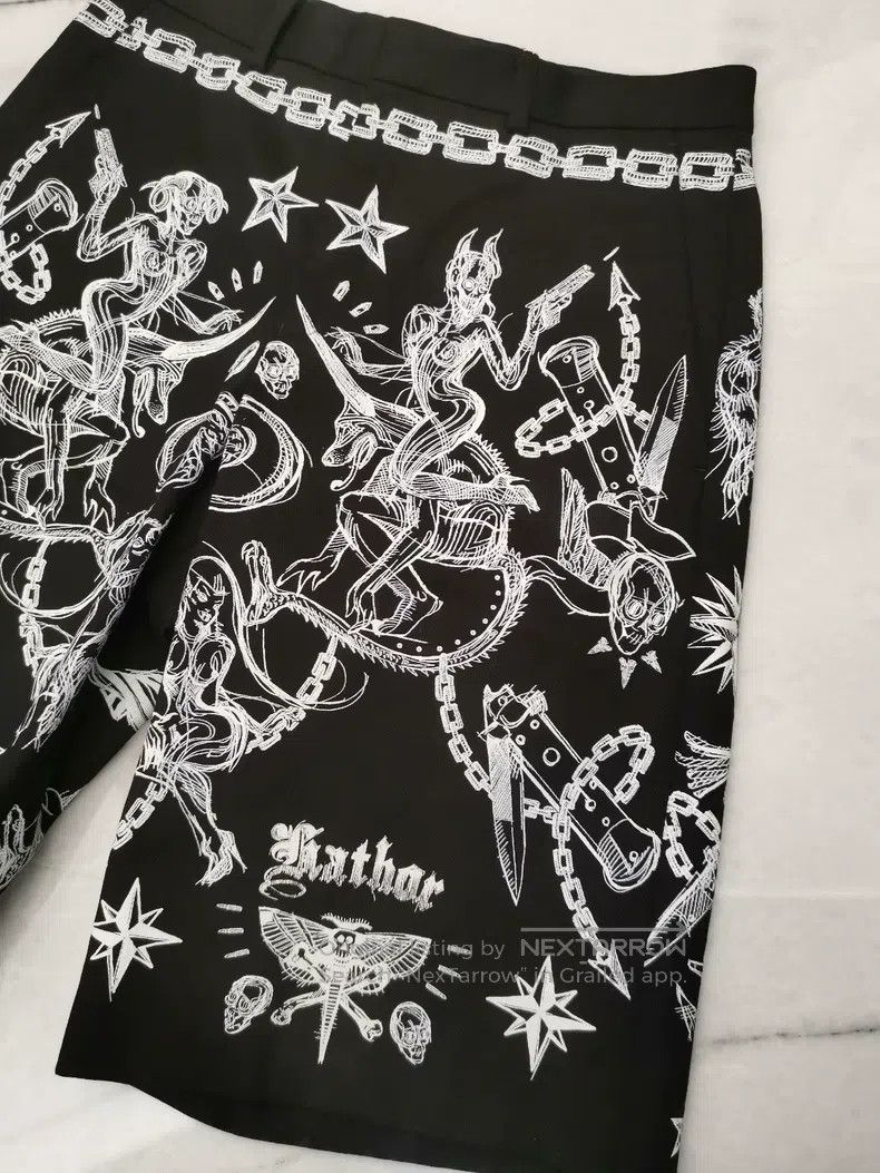 Givenchy Givenchy SizeXS Fashionable print short pants Size US 28 / EU 44 - 3 Thumbnail