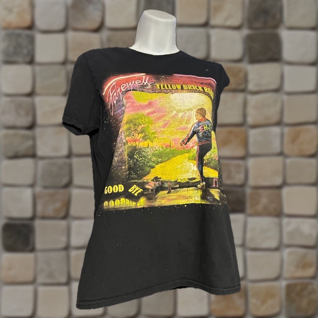 Doublet Elton John Farewell Yellow Brick Road 2018 Tour Shirt Adult Small Black Graphic Print Crew Neck Short Sleeve T-Shirt Mens Regular 2010-2019 Vintage No Size US S / EU 44-46 / 1 - 1 Thumbnail