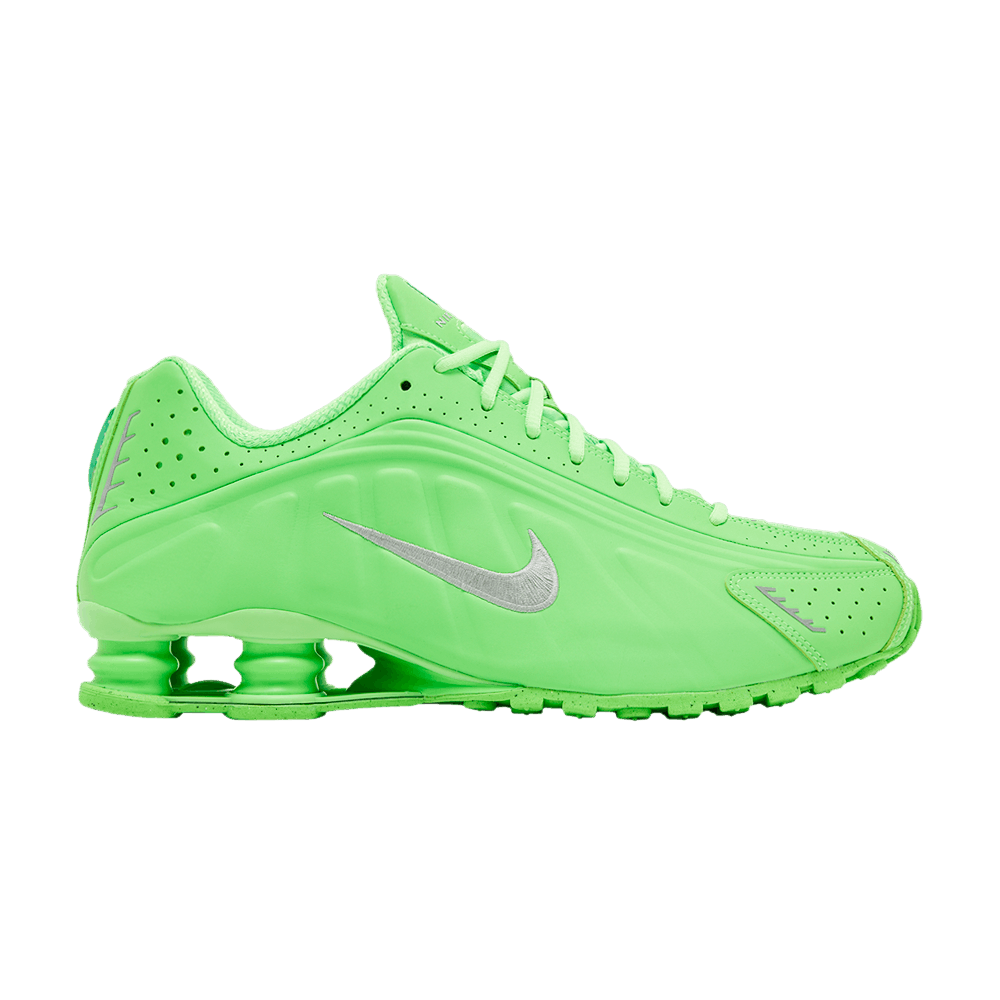 Nike Wmns Shox R4 Green Strike | Grailed