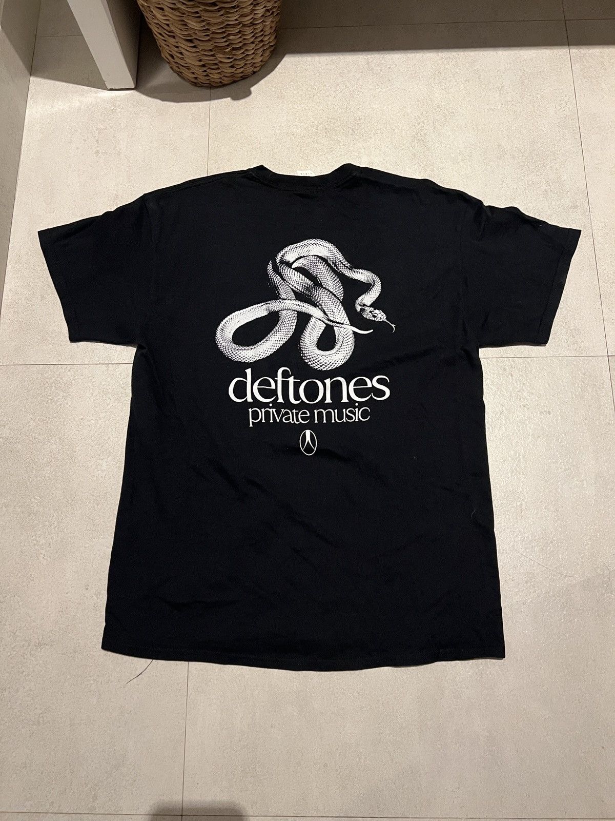 Band Tees Deftones Private Music 2025 Album Nu Metal Tshirt Size US L / EU 52-54 / 3 - 4 Thumbnail