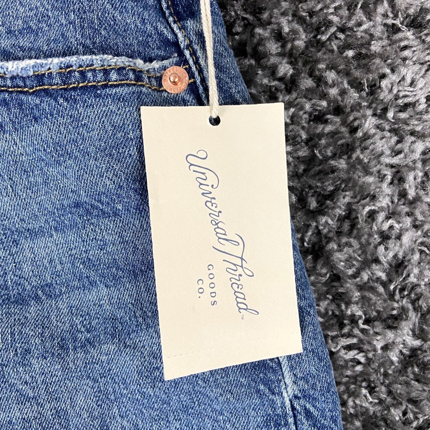 Vintage VINTAGE Universal Threads Bermuda Shorts Women's 6 Blue Size 28" / US 6 / IT 42 - 3 Thumbnail