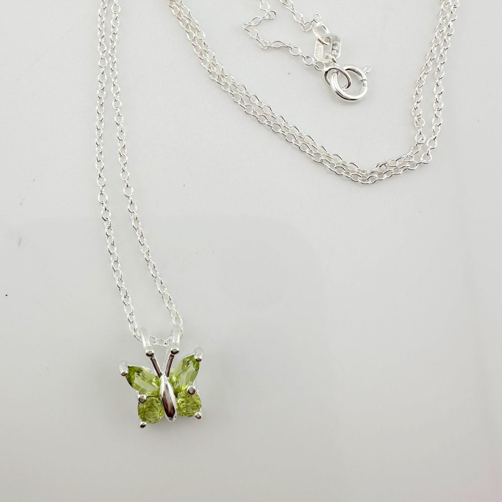 Other Pretty Natural Green Peridot Butterfly Necklace Size ONE SIZE - 7 Thumbnail