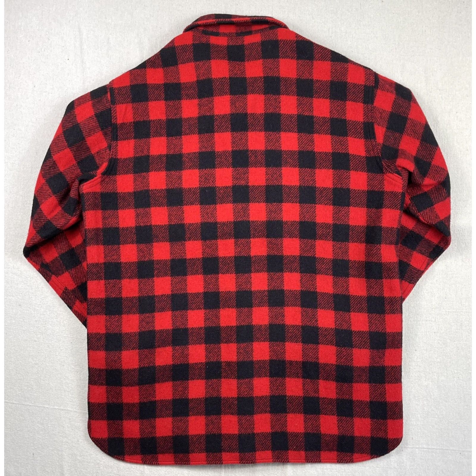 Vintage VINTAGE Woolrich Wool Shirt XL Red Buffalo Plaid Workwear 1960s Mens Size US XL / EU 56 / 4 - 2 Thumbnail