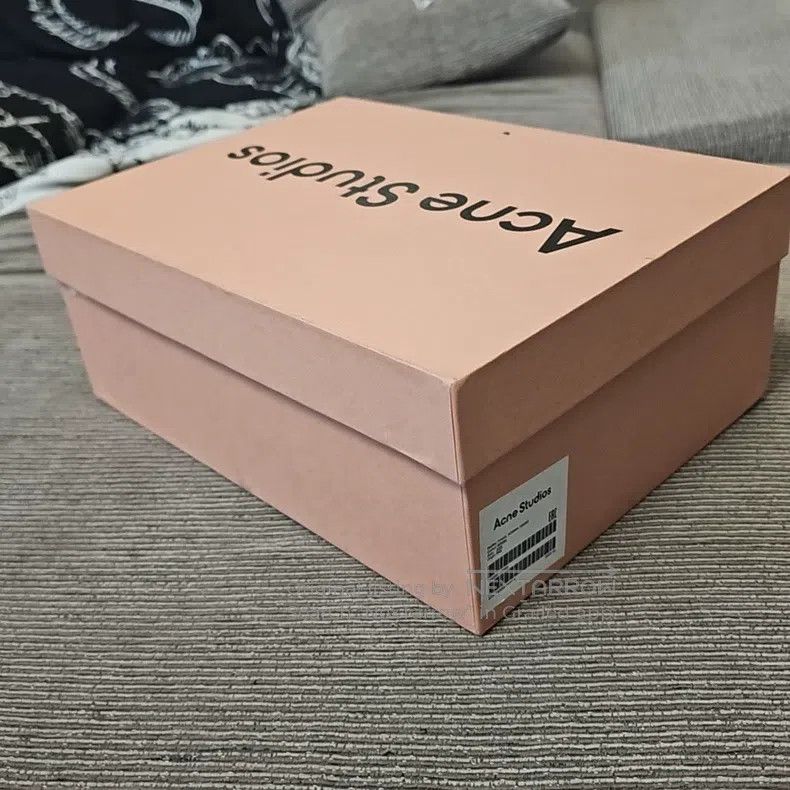 Acne Studios Acne Studios Round-toed Velcro low-top sneakers Size US 4.5 / IT 34.5 - 6 Thumbnail