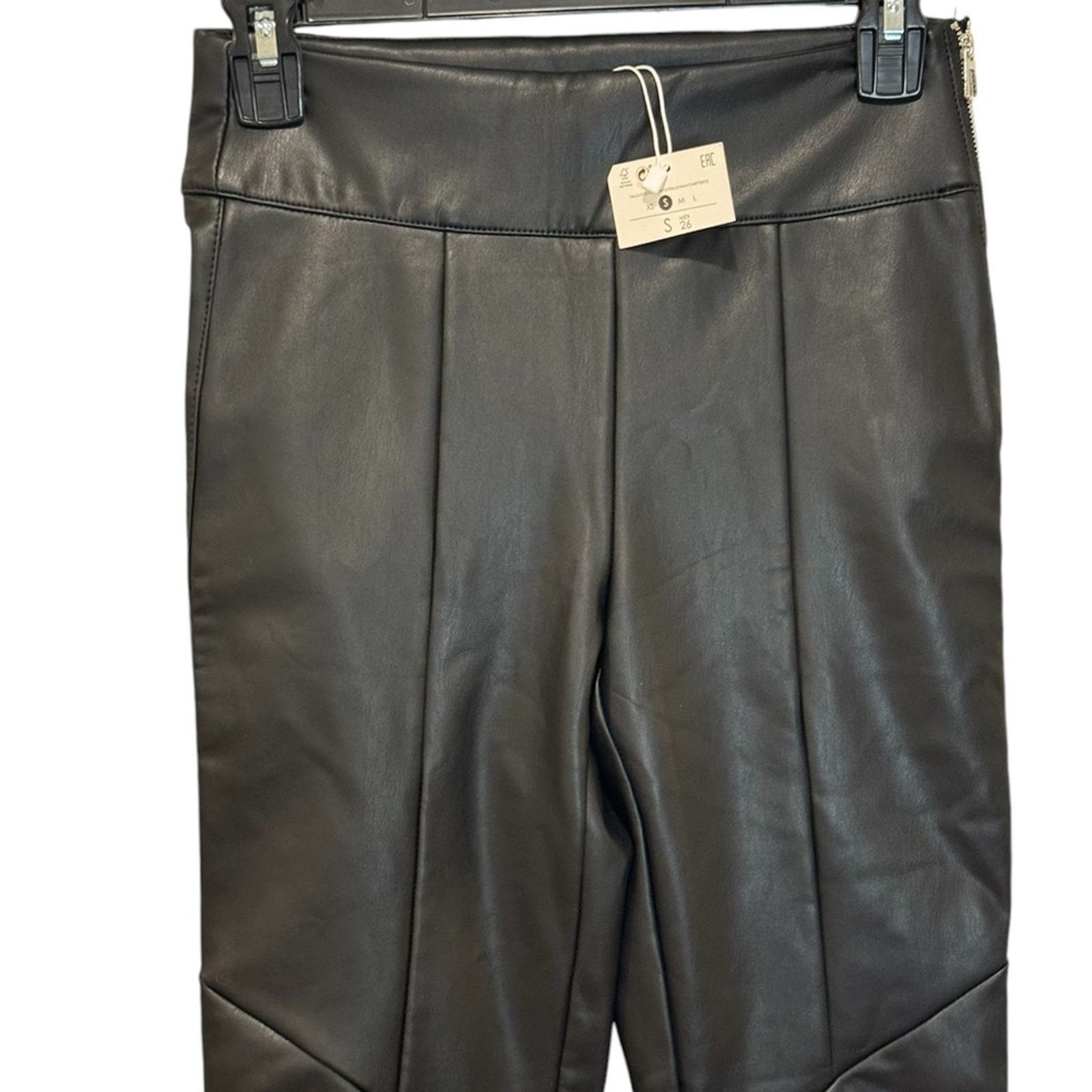 Bershka Bershka High Waisted Faux Leather Fitted Pants Leggings Size 25" / US 0 / IT 36 - 8 Thumbnail