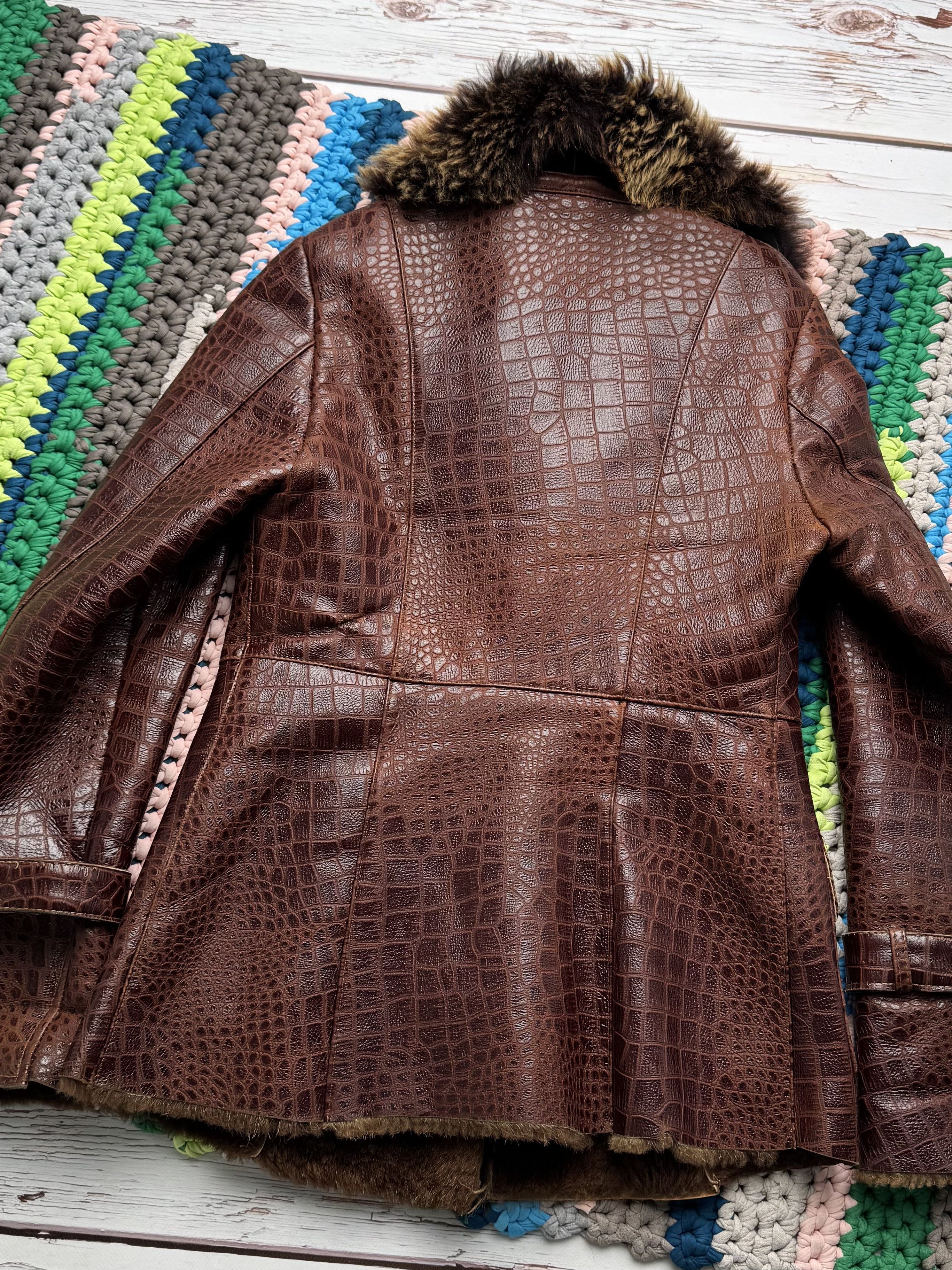 Vintage Vintage Brown Embossed Leather Shearling Y2K Jacket Size M / US 6-8 / IT 42-44 - 12 Thumbnail