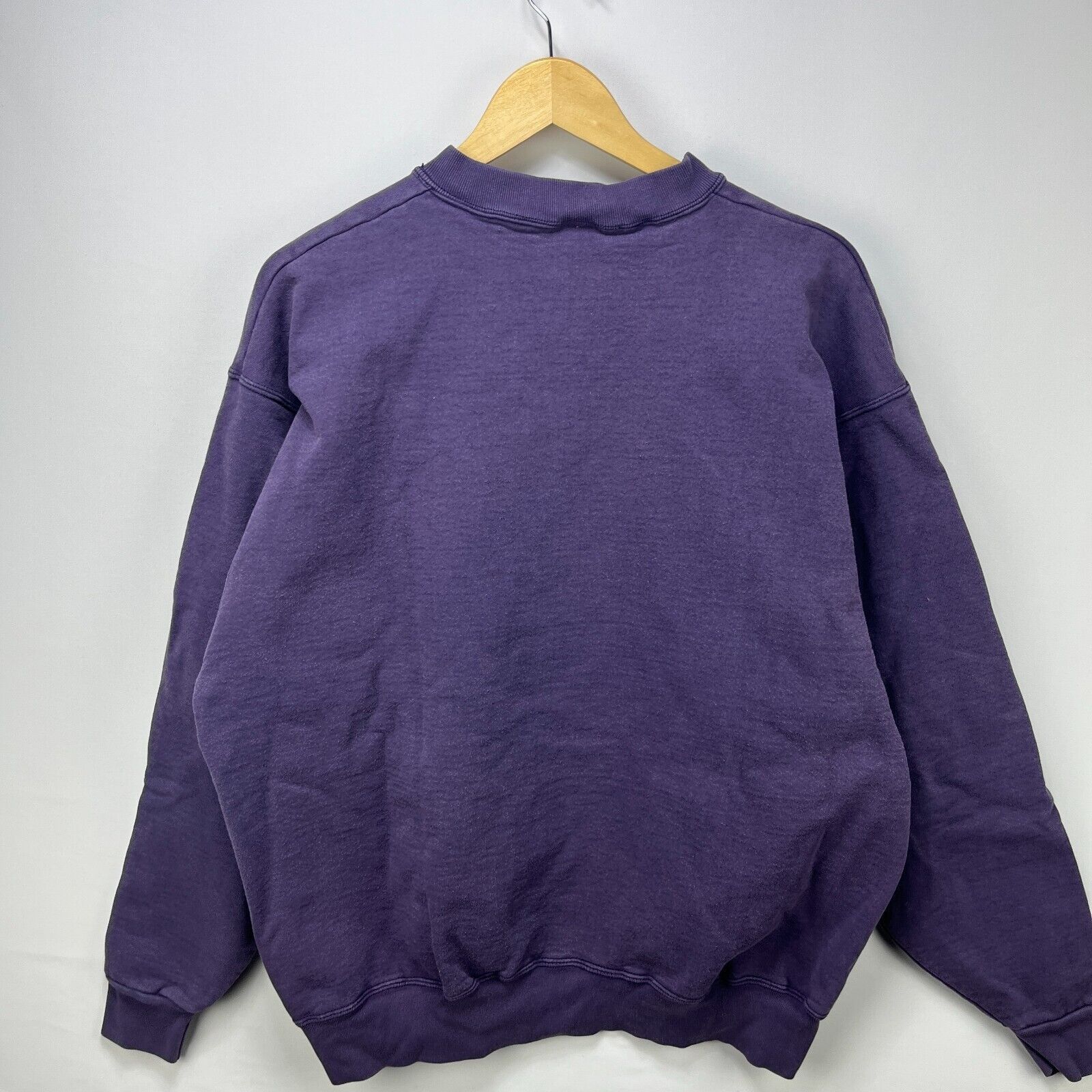 Vintage Vintage 90s Hawaii Waikiki Beach Faded Purple Sweatshirt XL Size US XL / EU 56 / 4 - 8 Thumbnail