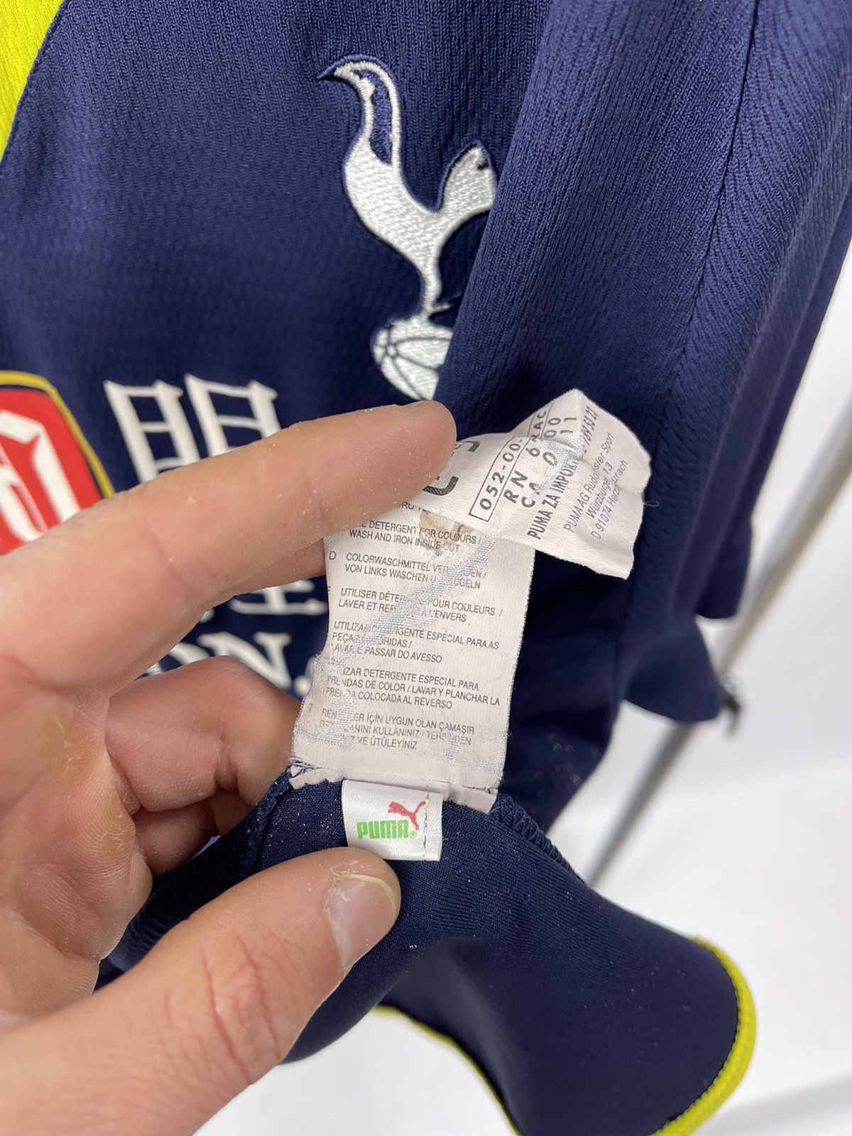 Puma Tottenham Hotspur Away Football Shirt 2009/10 Adults XL Puma Size US XL / EU 56 / 4 - 6 Thumbnail